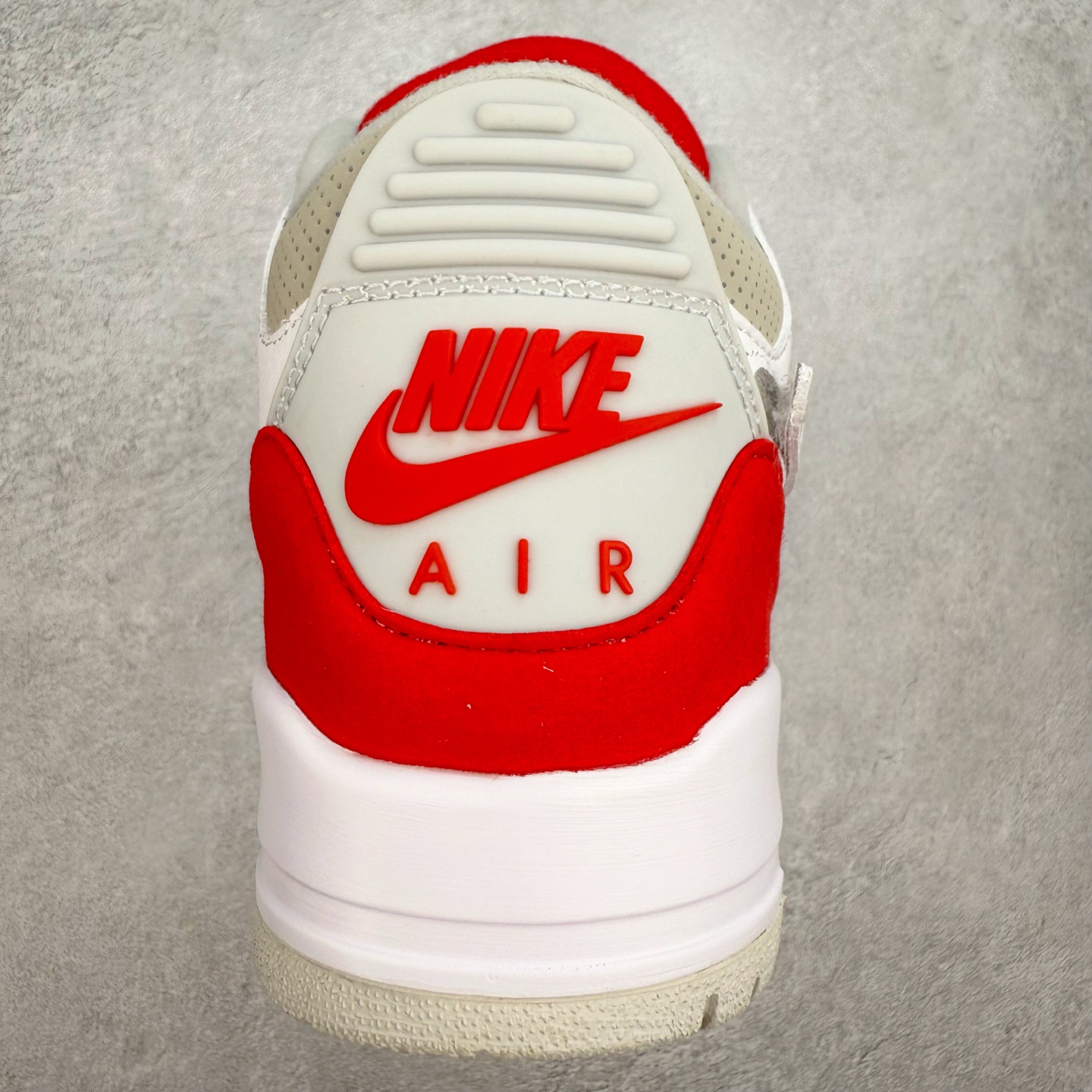 图片[8]-＃FQ福利特价 Air Jordan AJ3 系列 口碑大厂出品 原纸板楦头开发 定制优质皮料 完美鞋型匹配公司货 正确TPU鞋舌锁扣 最新原厂底模 大底卡色咬花完美 鞋柜必备鞋款 终端现货供应 尺码：40 40.5 41 42 42.5 43 44 44.5 45 46-选品中心