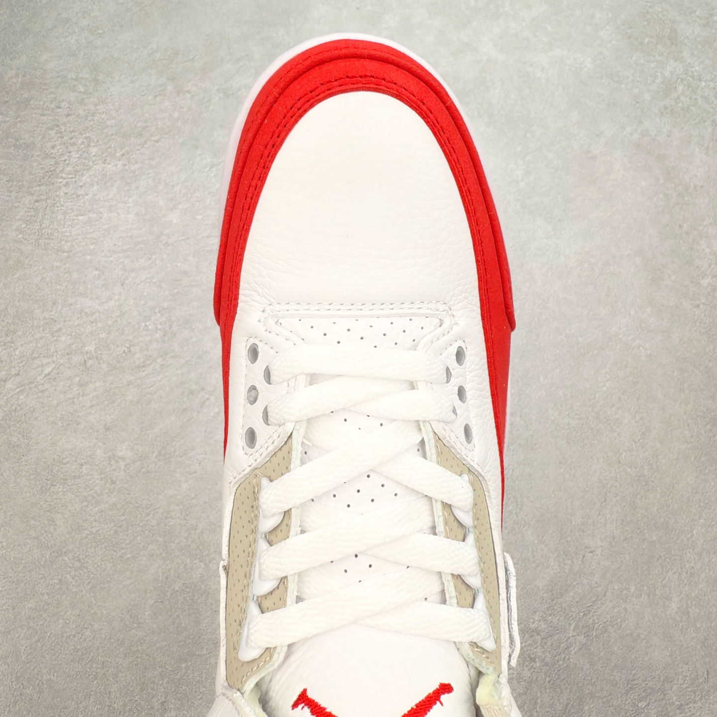 图片[4]-＃FQ福利特价 Air Jordan AJ3 系列 口碑大厂出品 原纸板楦头开发 定制优质皮料 完美鞋型匹配公司货 正确TPU鞋舌锁扣 最新原厂底模 大底卡色咬花完美 鞋柜必备鞋款 终端现货供应 尺码：40 40.5 41 42 42.5 43 44 44.5 45 46-选品中心