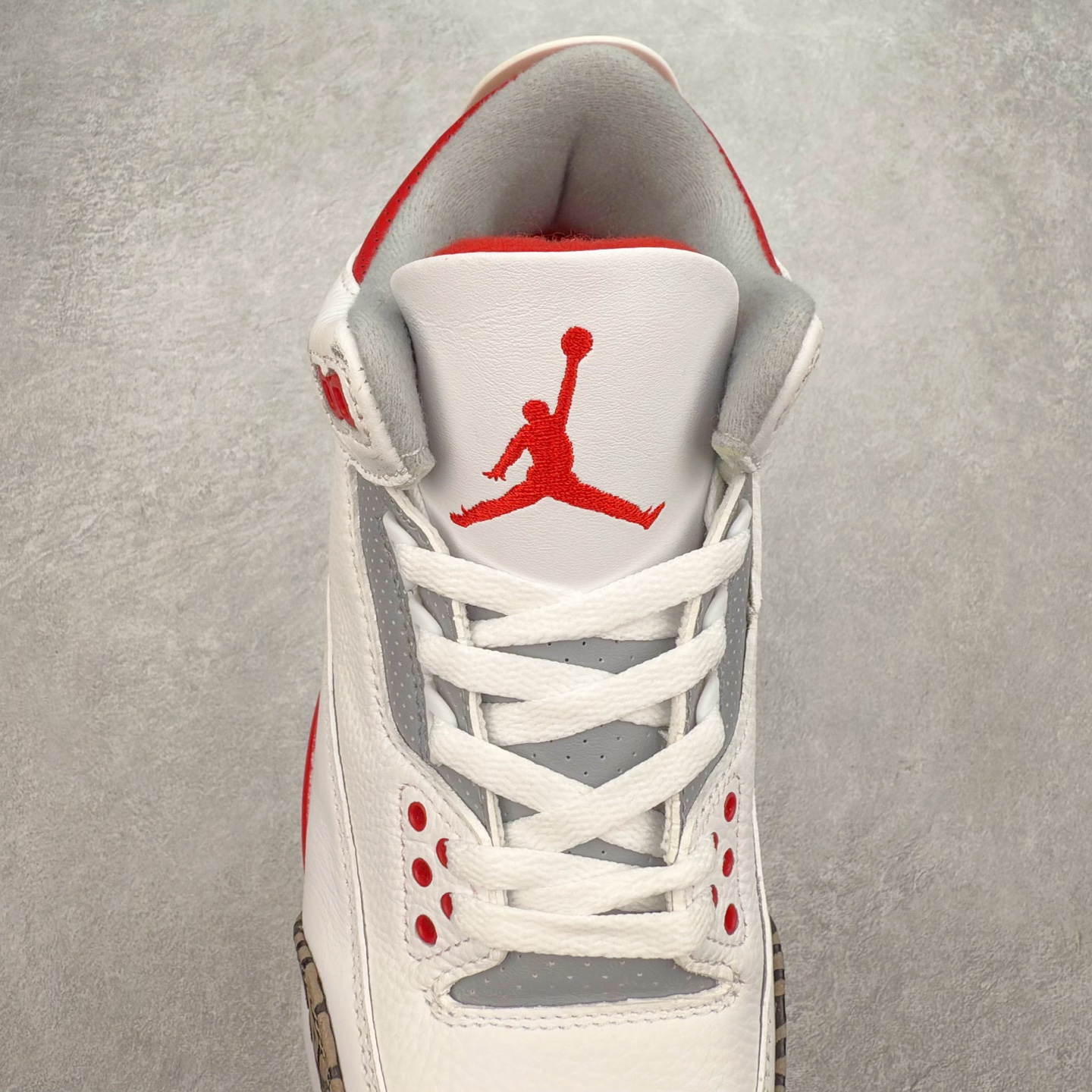 图片[5]-＃FQ福利特价 Air Jordan AJ3 系列 口碑大厂出品 原纸板楦头开发 定制优质皮料 完美鞋型匹配公司货 正确TPU鞋舌锁扣 最新原厂底模 大底卡色咬花完美 鞋柜必备鞋款 终端现货供应 尺码：40 40.5 41 42 42.5 43 44 44.5 45 46-选品中心