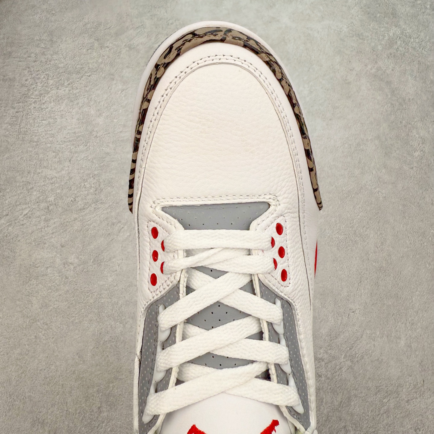 图片[4]-＃FQ福利特价 Air Jordan AJ3 系列 口碑大厂出品 原纸板楦头开发 定制优质皮料 完美鞋型匹配公司货 正确TPU鞋舌锁扣 最新原厂底模 大底卡色咬花完美 鞋柜必备鞋款 终端现货供应 尺码：40 40.5 41 42 42.5 43 44 44.5 45 46-选品中心