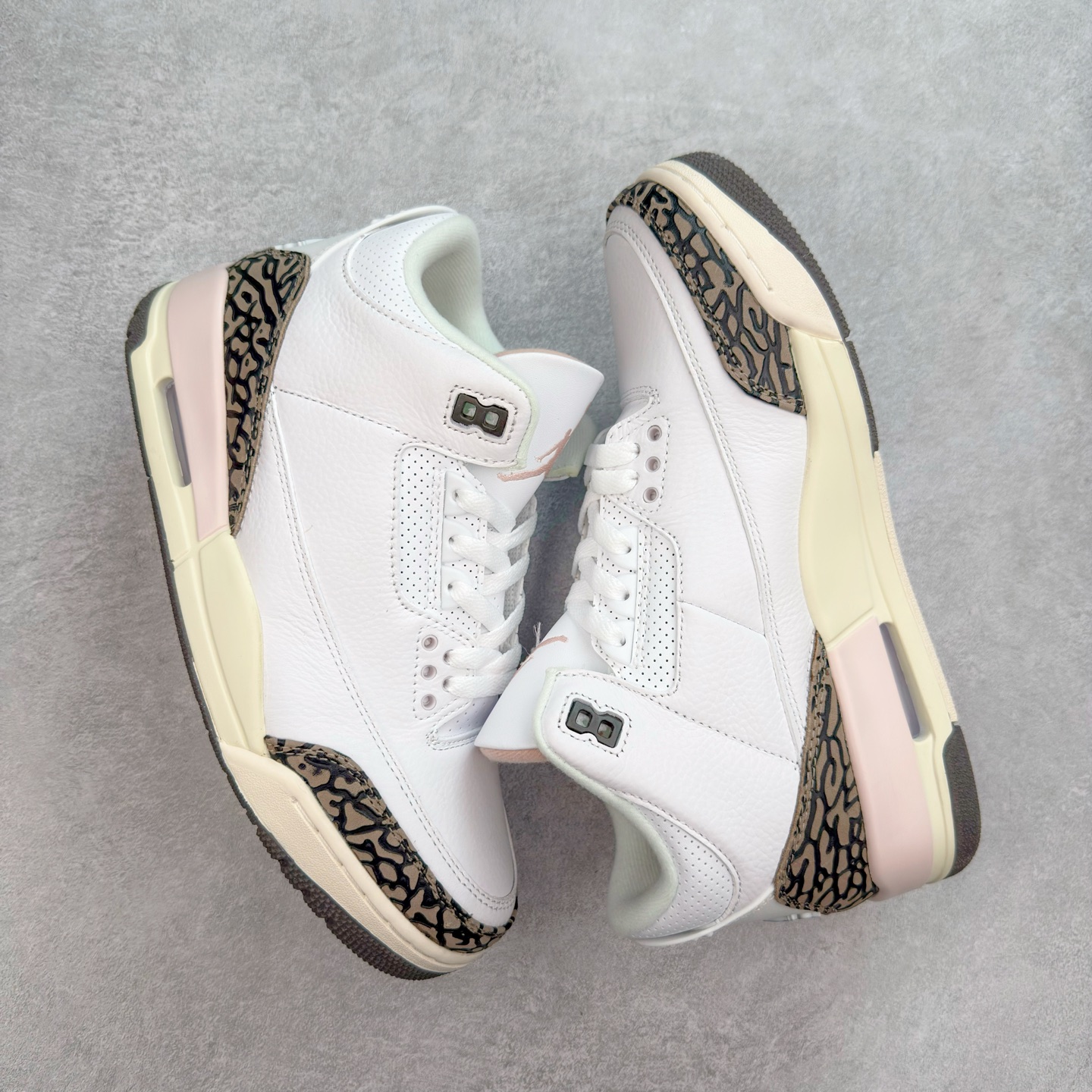 图片[3]-＃FQ福利特价 Air Jordan AJ3 系列 口碑大厂出品 原纸板楦头开发 定制优质皮料 完美鞋型匹配公司货 正确TPU鞋舌锁扣 最新原厂底模 大底卡色咬花完美 鞋柜必备鞋款 终端现货供应 尺码：40 40.5 41 42 42.5 43 44 44.5 45 46-选品中心