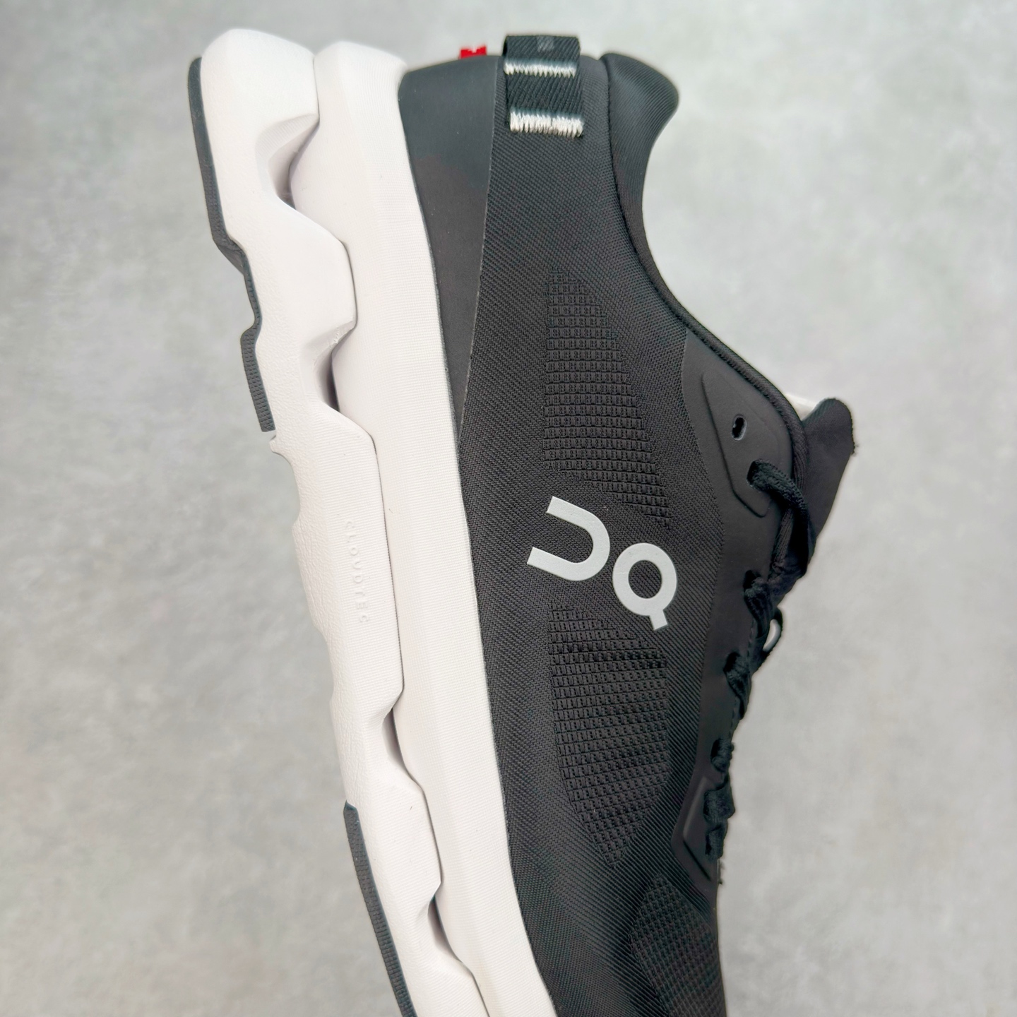 图片[6]-On昂跑 Cloudzone 柔软舒适防滑耐磨低帮休闲跑步鞋 昂跑运动品牌 开创于2010年 缓震着陆、强效回弹、轻柔质感的设计构思始终是ON研制关键 与此同时基于“为全球提供革新性的跑步感受”信念 陆续推出了多款跑鞋及其以专业运动人体跑步工程学为设计关键的功能性跑步服饰设备 让跑者不费力气地畅快畅跑 尺码：36 36.5 37.5 38 38.5 39 40 40.5 41 42 42.5 43 44 44.5 45-选品中心