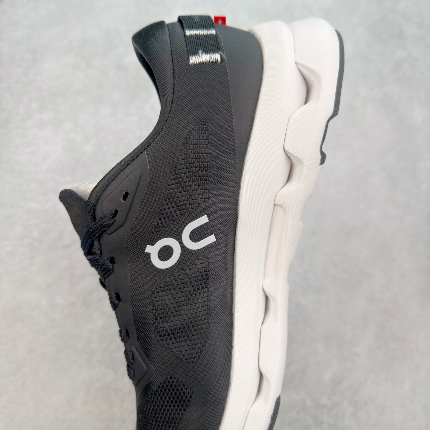 图片[7]-On昂跑 Cloudzone 柔软舒适防滑耐磨低帮休闲跑步鞋 昂跑运动品牌 开创于2010年 缓震着陆、强效回弹、轻柔质感的设计构思始终是ON研制关键 与此同时基于“为全球提供革新性的跑步感受”信念 陆续推出了多款跑鞋及其以专业运动人体跑步工程学为设计关键的功能性跑步服饰设备 让跑者不费力气地畅快畅跑 尺码：36 36.5 37.5 38 38.5 39 40 40.5 41 42 42.5 43 44 44.5 45-选品中心