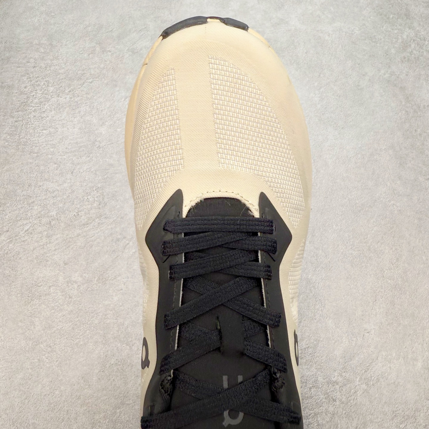 图片[4]-On昂跑 Cloudzone 柔软舒适防滑耐磨低帮休闲跑步鞋 昂跑运动品牌 开创于2010年 缓震着陆、强效回弹、轻柔质感的设计构思始终是ON研制关键 与此同时基于“为全球提供革新性的跑步感受”信念 陆续推出了多款跑鞋及其以专业运动人体跑步工程学为设计关键的功能性跑步服饰设备 让跑者不费力气地畅快畅跑 尺码：36 36.5 37.5 38 38.5 39 40 40.5 41 42 42.5 43 44 44.5 45-选品中心