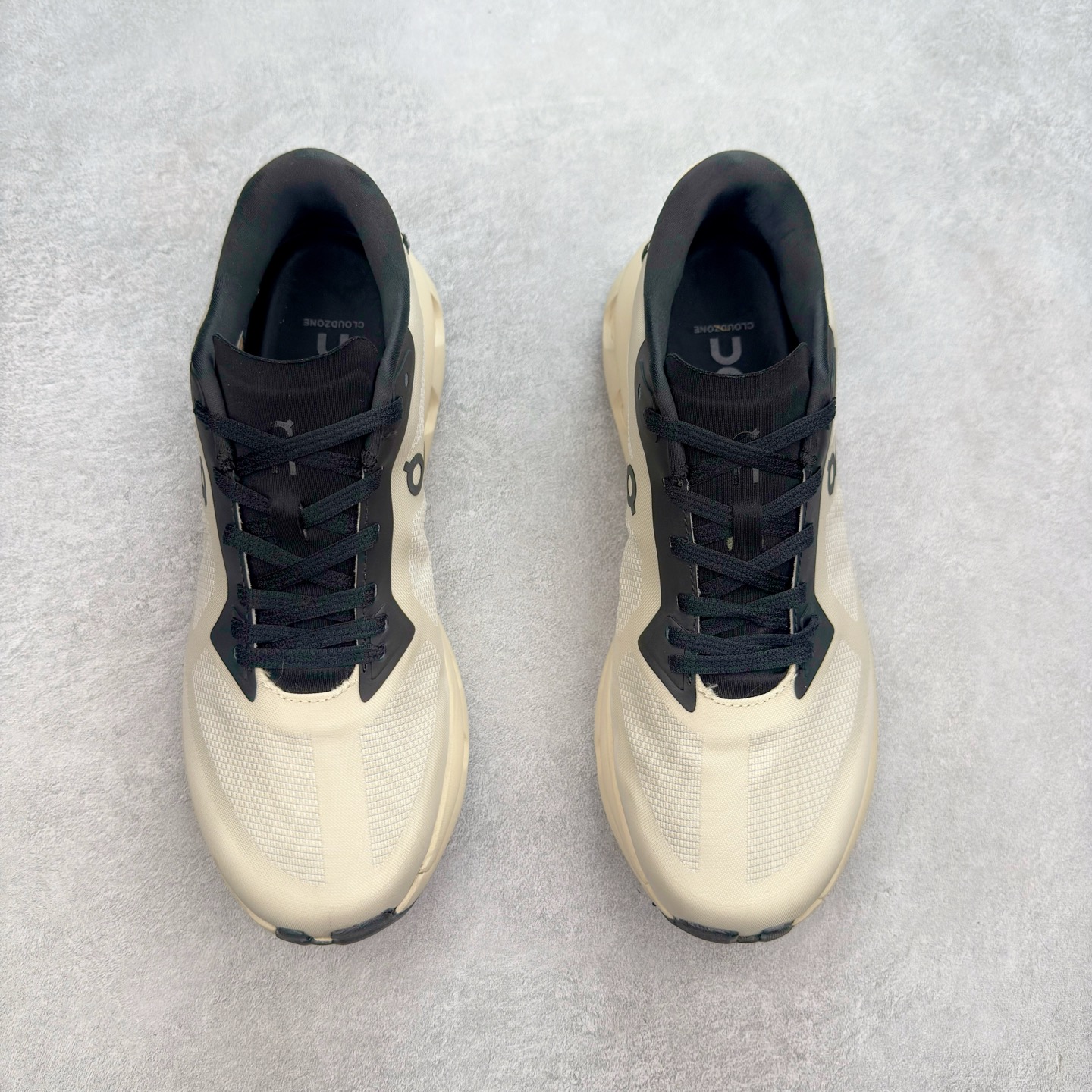 图片[2]-On昂跑 Cloudzone 柔软舒适防滑耐磨低帮休闲跑步鞋 昂跑运动品牌 开创于2010年 缓震着陆、强效回弹、轻柔质感的设计构思始终是ON研制关键 与此同时基于“为全球提供革新性的跑步感受”信念 陆续推出了多款跑鞋及其以专业运动人体跑步工程学为设计关键的功能性跑步服饰设备 让跑者不费力气地畅快畅跑 尺码：36 36.5 37.5 38 38.5 39 40 40.5 41 42 42.5 43 44 44.5 45-选品中心