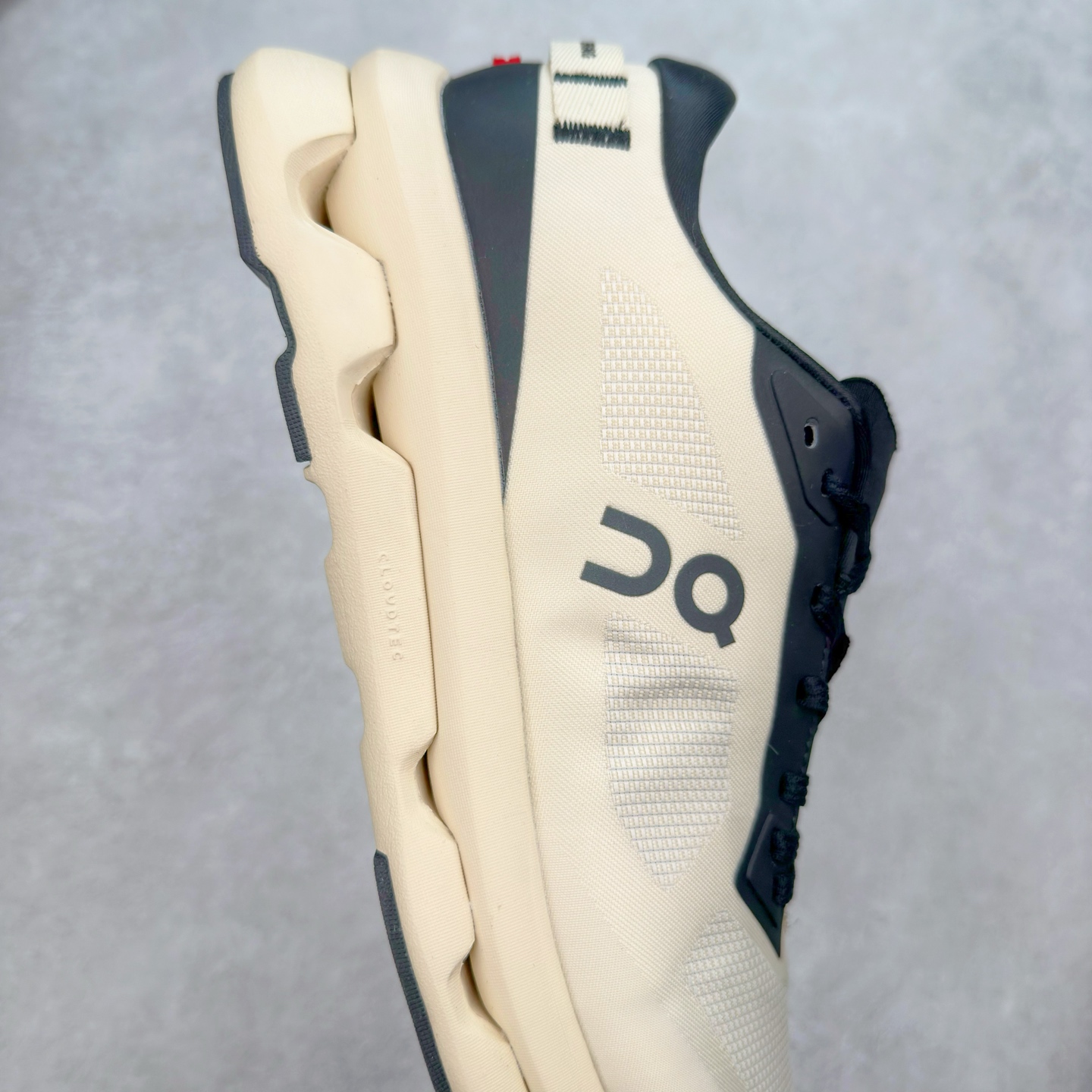 图片[6]-On昂跑 Cloudzone 柔软舒适防滑耐磨低帮休闲跑步鞋 昂跑运动品牌 开创于2010年 缓震着陆、强效回弹、轻柔质感的设计构思始终是ON研制关键 与此同时基于“为全球提供革新性的跑步感受”信念 陆续推出了多款跑鞋及其以专业运动人体跑步工程学为设计关键的功能性跑步服饰设备 让跑者不费力气地畅快畅跑 尺码：36 36.5 37.5 38 38.5 39 40 40.5 41 42 42.5 43 44 44.5 45-选品中心