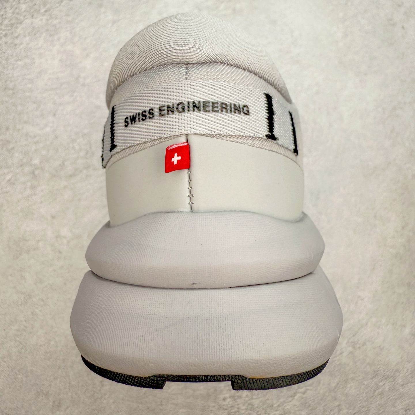 图片[8]-On昂跑 Cloudzone 柔软舒适防滑耐磨低帮休闲跑步鞋 昂跑运动品牌 开创于2010年 缓震着陆、强效回弹、轻柔质感的设计构思始终是ON研制关键 与此同时基于“为全球提供革新性的跑步感受”信念 陆续推出了多款跑鞋及其以专业运动人体跑步工程学为设计关键的功能性跑步服饰设备 让跑者不费力气地畅快畅跑 尺码：36 36.5 37.5 38 38.5 39 40 40.5 41 42 42.5 43 44 44.5 45-选品中心