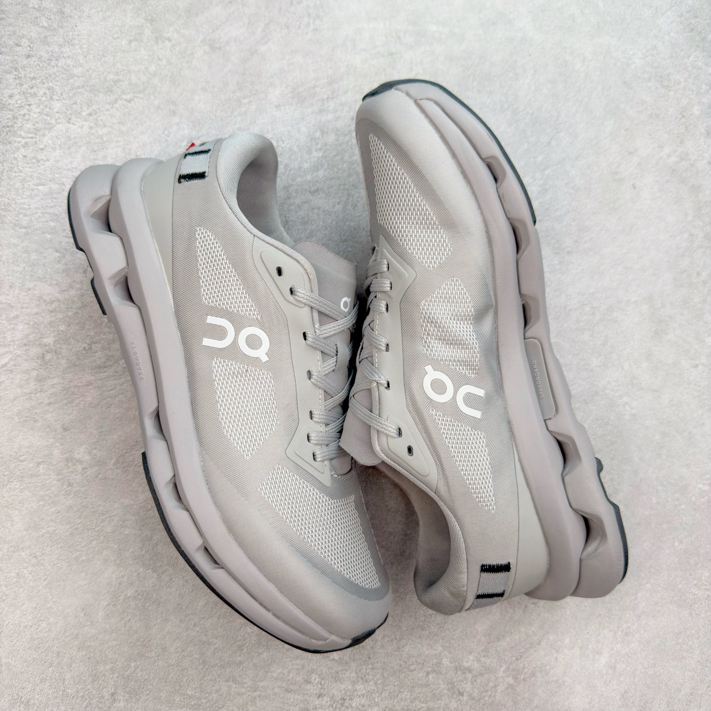 图片[3]-On昂跑 Cloudzone 柔软舒适防滑耐磨低帮休闲跑步鞋 昂跑运动品牌 开创于2010年 缓震着陆、强效回弹、轻柔质感的设计构思始终是ON研制关键 与此同时基于“为全球提供革新性的跑步感受”信念 陆续推出了多款跑鞋及其以专业运动人体跑步工程学为设计关键的功能性跑步服饰设备 让跑者不费力气地畅快畅跑 尺码：36 36.5 37.5 38 38.5 39 40 40.5 41 42 42.5 43 44 44.5 45-选品中心