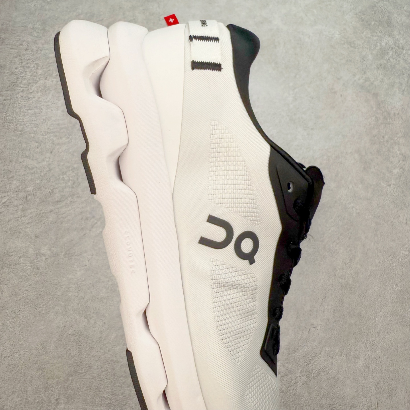 图片[6]-On昂跑 Cloudzone 柔软舒适防滑耐磨低帮休闲跑步鞋 昂跑运动品牌 开创于2010年 缓震着陆、强效回弹、轻柔质感的设计构思始终是ON研制关键 与此同时基于“为全球提供革新性的跑步感受”信念 陆续推出了多款跑鞋及其以专业运动人体跑步工程学为设计关键的功能性跑步服饰设备 让跑者不费力气地畅快畅跑 尺码：36 36.5 37.5 38 38.5 39 40 40.5 41 42 42.5 43 44 44.5 45-选品中心