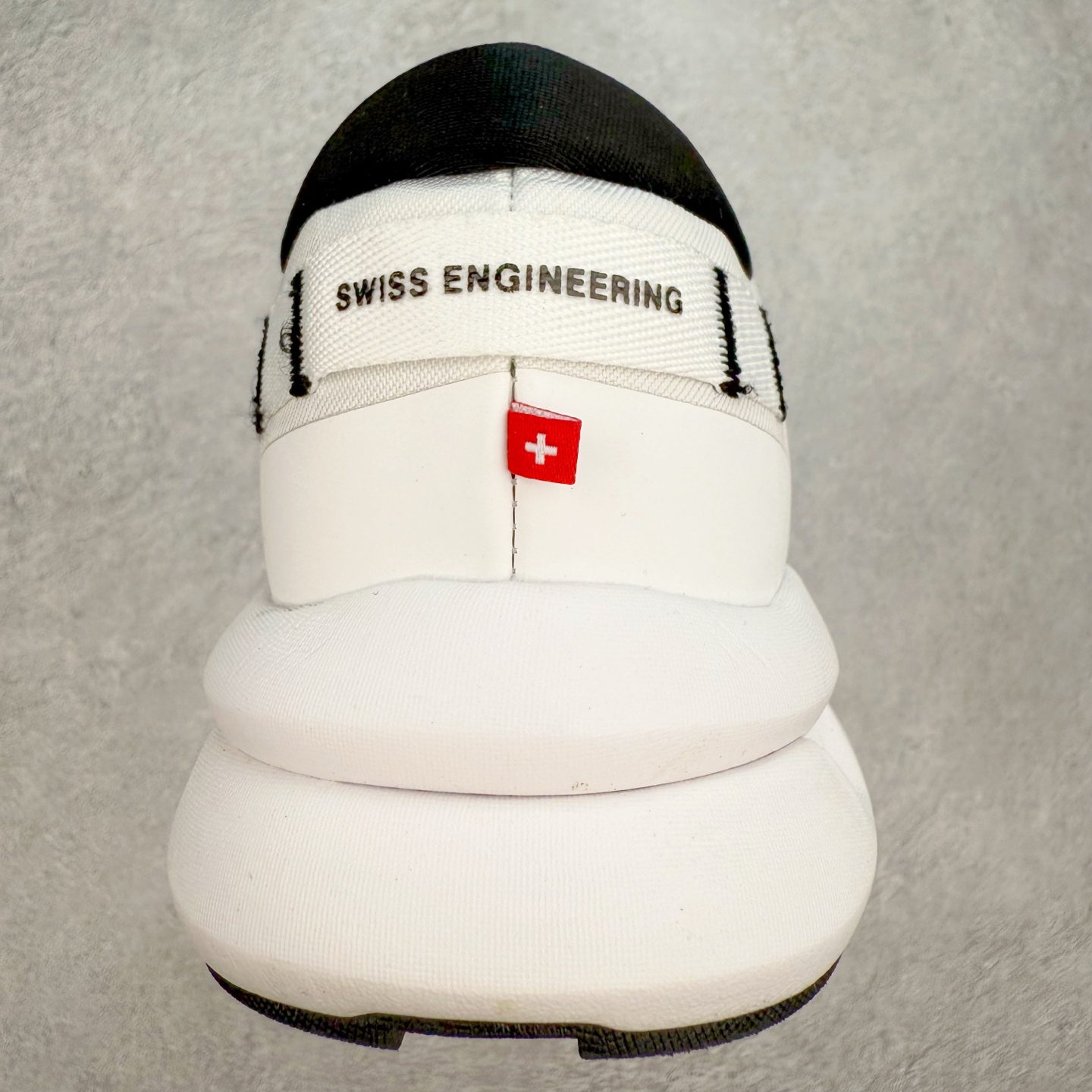 图片[8]-On昂跑 Cloudzone 柔软舒适防滑耐磨低帮休闲跑步鞋 昂跑运动品牌 开创于2010年 缓震着陆、强效回弹、轻柔质感的设计构思始终是ON研制关键 与此同时基于“为全球提供革新性的跑步感受”信念 陆续推出了多款跑鞋及其以专业运动人体跑步工程学为设计关键的功能性跑步服饰设备 让跑者不费力气地畅快畅跑 尺码：36 36.5 37.5 38 38.5 39 40 40.5 41 42 42.5 43 44 44.5 45-选品中心