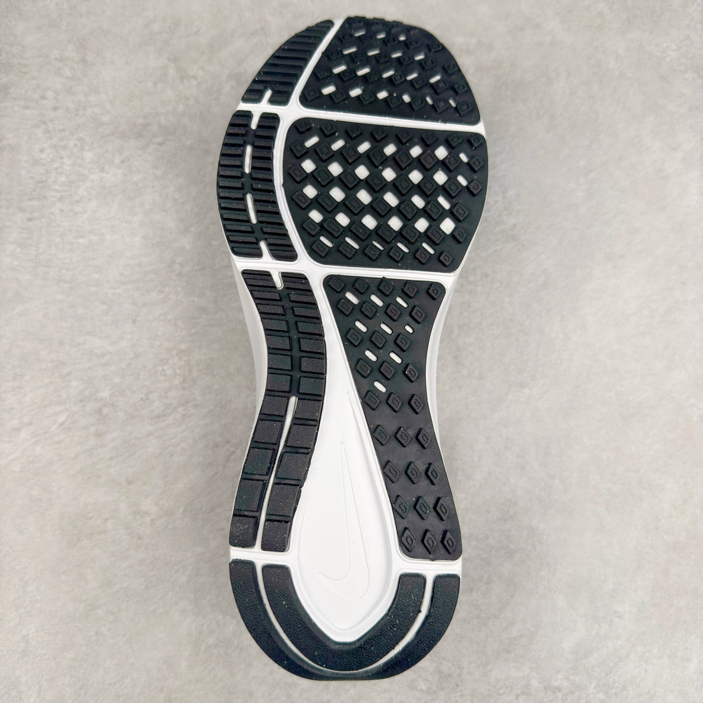 图片[9]-#TG纯原 NK Zoom Structure 25 舒适百搭低帮跑步鞋 独家渠道 市面未流通批次 奥莱直播间499 599一样的东西 碾压市面现存所有版本 公司一样的东西 超值回馈 帮你省钱 拥有 Zoom Air 一如既往的稳定感和流畅感 鞋面采用工程网眼设计 为特定高热区域营造出色透气性 进一步增加鞋面的穿孔数量 让足部能够快速散热 中足搭配 Flywire 飞线 在高速运动时营造舒适稳定的贴合感 内置Zoon气垫加持 动力十足 尺码：36 36.5 37.5 38 38.5 39 40 40.5 41 42 42.5 43 44 44.5 45-选品中心