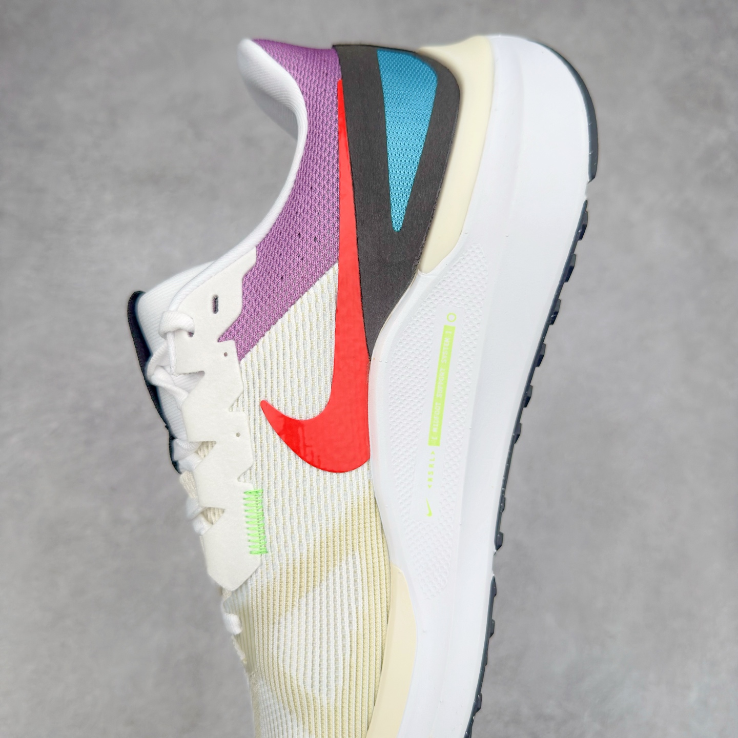 图片[7]-#TG纯原 NK Zoom Structure 25 舒适百搭低帮跑步鞋 独家渠道 市面未流通批次 奥莱直播间499 599一样的东西 碾压市面现存所有版本 公司一样的东西 超值回馈 帮你省钱 拥有 Zoom Air 一如既往的稳定感和流畅感 鞋面采用工程网眼设计 为特定高热区域营造出色透气性 进一步增加鞋面的穿孔数量 让足部能够快速散热 中足搭配 Flywire 飞线 在高速运动时营造舒适稳定的贴合感 内置Zoon气垫加持 动力十足 尺码：36 36.5 37.5 38 38.5 39 40 40.5 41 42 42.5 43 44 44.5 45-选品中心