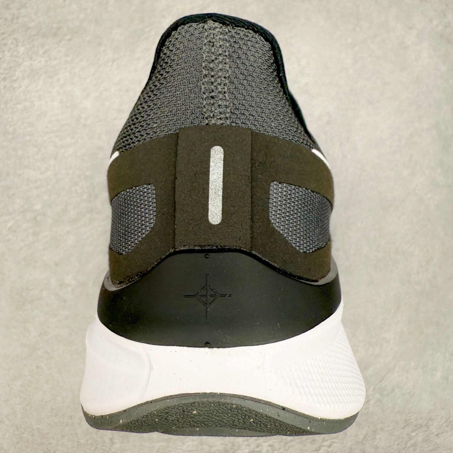 图片[8]-#TG纯原 NK Zoom Structure 25 舒适百搭低帮跑步鞋 独家渠道 市面未流通批次 奥莱直播间499 599一样的东西 碾压市面现存所有版本 公司一样的东西 超值回馈 帮你省钱 拥有 Zoom Air 一如既往的稳定感和流畅感 鞋面采用工程网眼设计 为特定高热区域营造出色透气性 进一步增加鞋面的穿孔数量 让足部能够快速散热 中足搭配 Flywire 飞线 在高速运动时营造舒适稳定的贴合感 内置Zoon气垫加持 动力十足 尺码：36 36.5 37.5 38 38.5 39 40 40.5 41 42 42.5 43 44 44.5 45-选品中心