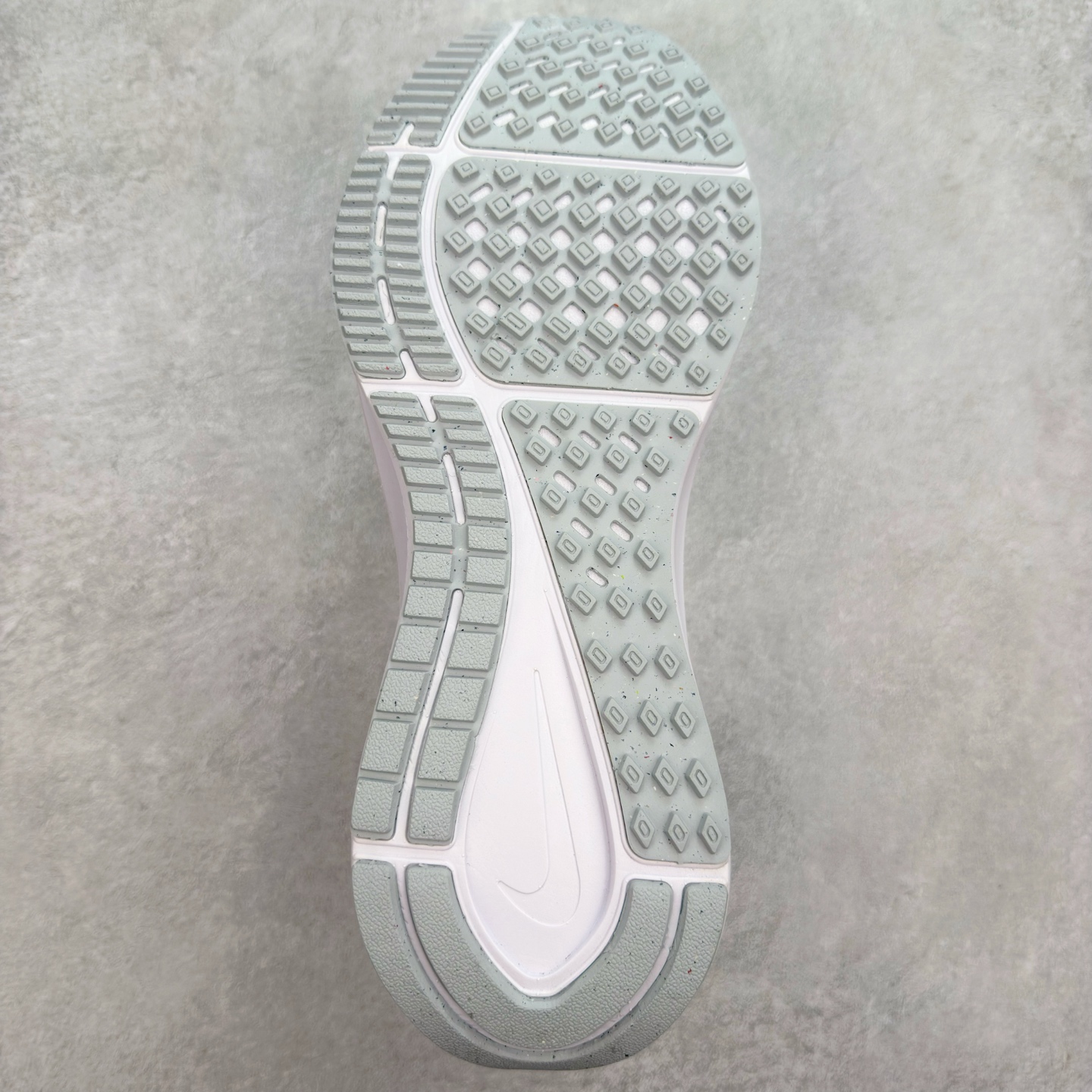 图片[9]-#TG纯原 NK Zoom Structure 25 舒适百搭低帮跑步鞋 独家渠道 市面未流通批次 奥莱直播间499 599一样的东西 碾压市面现存所有版本 公司一样的东西 超值回馈 帮你省钱 拥有 Zoom Air 一如既往的稳定感和流畅感 鞋面采用工程网眼设计 为特定高热区域营造出色透气性 进一步增加鞋面的穿孔数量 让足部能够快速散热 中足搭配 Flywire 飞线 在高速运动时营造舒适稳定的贴合感 内置Zoon气垫加持 动力十足 尺码：36 36.5 37.5 38 38.5 39 40 40.5 41 42 42.5 43 44 44.5 45-选品中心