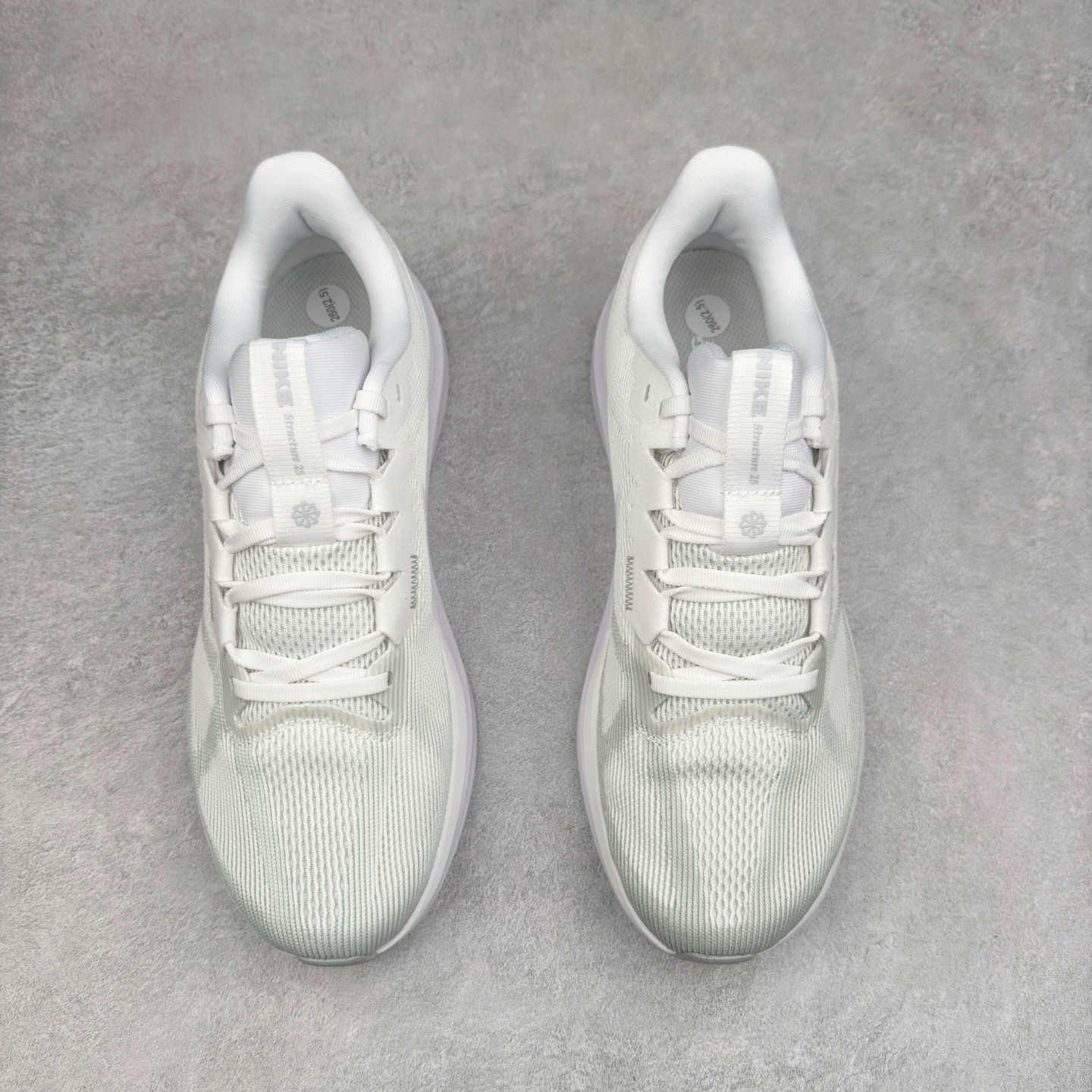 图片[2]-#TG纯原 NK Zoom Structure 25 舒适百搭低帮跑步鞋 独家渠道 市面未流通批次 奥莱直播间499 599一样的东西 碾压市面现存所有版本 公司一样的东西 超值回馈 帮你省钱 拥有 Zoom Air 一如既往的稳定感和流畅感 鞋面采用工程网眼设计 为特定高热区域营造出色透气性 进一步增加鞋面的穿孔数量 让足部能够快速散热 中足搭配 Flywire 飞线 在高速运动时营造舒适稳定的贴合感 内置Zoon气垫加持 动力十足 尺码：36 36.5 37.5 38 38.5 39 40 40.5 41 42 42.5 43 44 44.5 45-选品中心