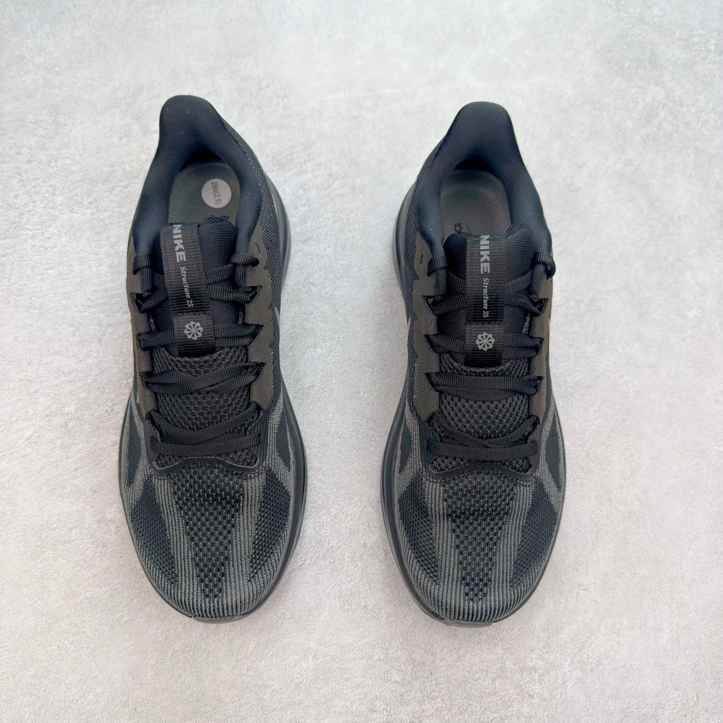 图片[2]-#TG纯原 NK Zoom Structure 25 舒适百搭低帮跑步鞋 独家渠道 市面未流通批次 奥莱直播间499 599一样的东西 碾压市面现存所有版本 公司一样的东西 超值回馈 帮你省钱 拥有 Zoom Air 一如既往的稳定感和流畅感 鞋面采用工程网眼设计 为特定高热区域营造出色透气性 进一步增加鞋面的穿孔数量 让足部能够快速散热 中足搭配 Flywire 飞线 在高速运动时营造舒适稳定的贴合感 内置Zoon气垫加持 动力十足 尺码：36 36.5 37.5 38 38.5 39 40 40.5 41 42 42.5 43 44 44.5 45-选品中心