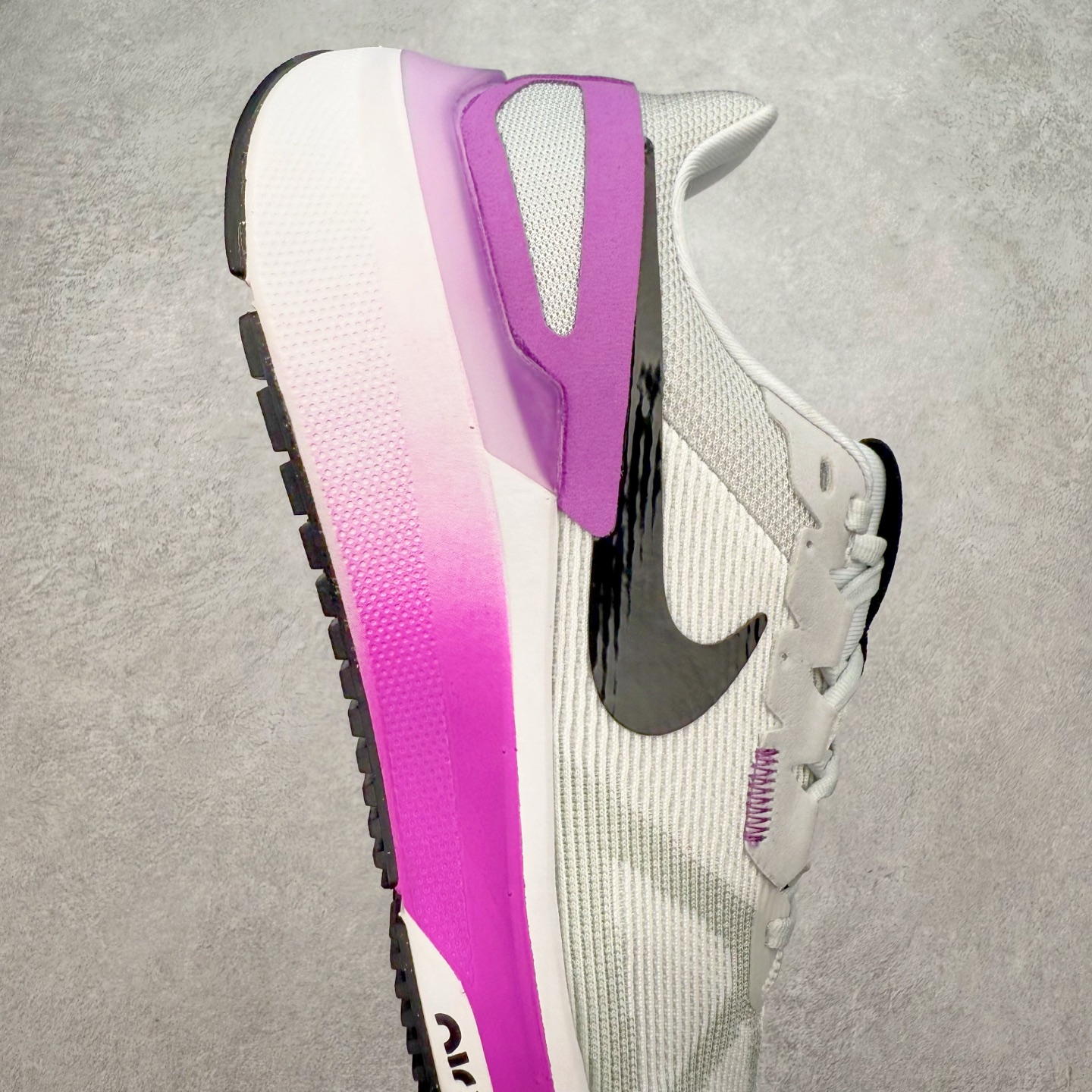 图片[6]-#TG纯原 NK Zoom Structure 25 舒适百搭低帮跑步鞋 独家渠道 市面未流通批次 奥莱直播间499 599一样的东西 碾压市面现存所有版本 公司一样的东西 超值回馈 帮你省钱 拥有 Zoom Air 一如既往的稳定感和流畅感 鞋面采用工程网眼设计 为特定高热区域营造出色透气性 进一步增加鞋面的穿孔数量 让足部能够快速散热 中足搭配 Flywire 飞线 在高速运动时营造舒适稳定的贴合感 内置Zoon气垫加持 动力十足 尺码：36 36.5 37.5 38 38.5 39 40 40.5 41 42 42.5 43 44 44.5 45-选品中心