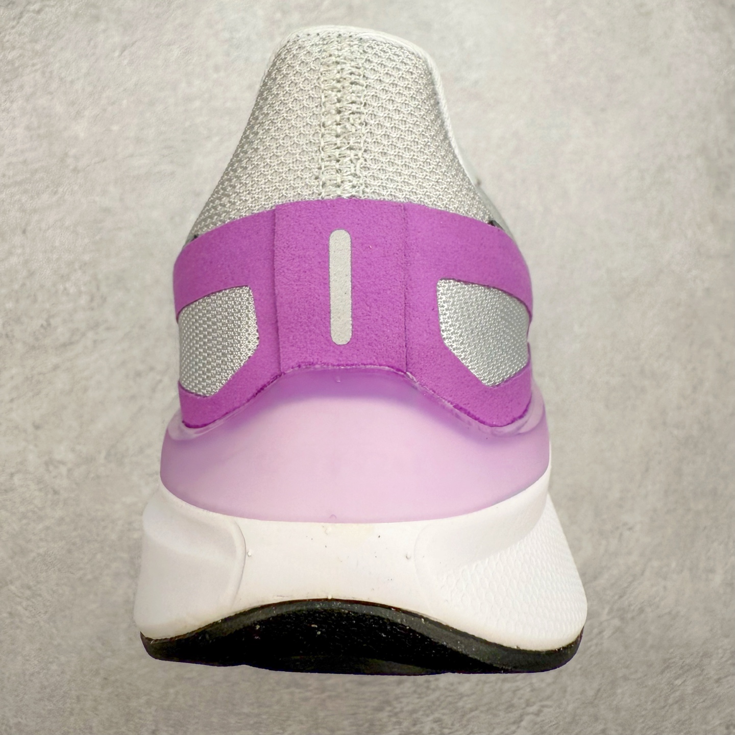 图片[8]-#TG纯原 NK Zoom Structure 25 舒适百搭低帮跑步鞋 独家渠道 市面未流通批次 奥莱直播间499 599一样的东西 碾压市面现存所有版本 公司一样的东西 超值回馈 帮你省钱 拥有 Zoom Air 一如既往的稳定感和流畅感 鞋面采用工程网眼设计 为特定高热区域营造出色透气性 进一步增加鞋面的穿孔数量 让足部能够快速散热 中足搭配 Flywire 飞线 在高速运动时营造舒适稳定的贴合感 内置Zoon气垫加持 动力十足 尺码：36 36.5 37.5 38 38.5 39 40 40.5 41 42 42.5 43 44 44.5 45-选品中心