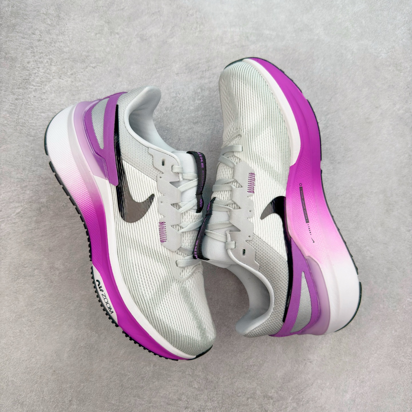 图片[3]-#TG纯原 NK Zoom Structure 25 舒适百搭低帮跑步鞋 独家渠道 市面未流通批次 奥莱直播间499 599一样的东西 碾压市面现存所有版本 公司一样的东西 超值回馈 帮你省钱 拥有 Zoom Air 一如既往的稳定感和流畅感 鞋面采用工程网眼设计 为特定高热区域营造出色透气性 进一步增加鞋面的穿孔数量 让足部能够快速散热 中足搭配 Flywire 飞线 在高速运动时营造舒适稳定的贴合感 内置Zoon气垫加持 动力十足 尺码：36 36.5 37.5 38 38.5 39 40 40.5 41 42 42.5 43 44 44.5 45-选品中心