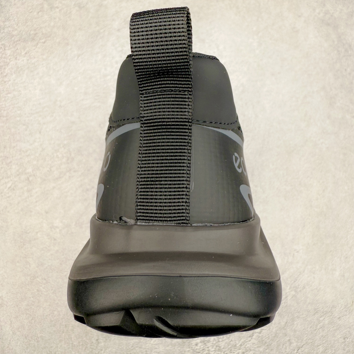 图片[8]-ECCO爱步男鞋 夏季运动鞋潮酷时尚跑步鞋男 街头户外系列 鞋面采用优质网布与皮质贴片手工制成，舒适透气肌肤，亲肤内里，透气性能良好 保持足底干爽舒适 简约系带设计 贴合双脚自由调配，便捷美观 坚韧耐用 防滑橡胶鞋底 缓冲缓震，耐磨柔软兼具舒适度 柔韧质感 打破繁琐选择 追逐自由态度 新潮个性 时尚有腔调 吸精力爆表 尺码：38 39 40 41 42 43 44 （皮鞋码）-选品中心