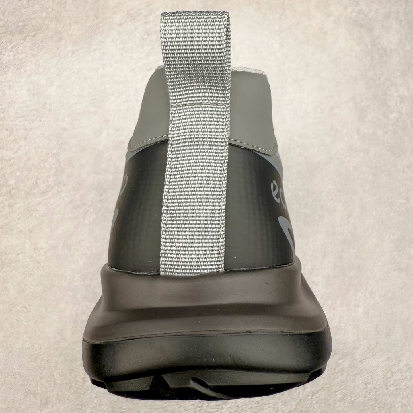 图片[8]-ECCO爱步男鞋 夏季运动鞋潮酷时尚跑步鞋男 街头户外系列 鞋面采用优质网布与皮质贴片手工制成，舒适透气肌肤，亲肤内里，透气性能良好 保持足底干爽舒适 简约系带设计 贴合双脚自由调配，便捷美观 坚韧耐用 防滑橡胶鞋底 缓冲缓震，耐磨柔软兼具舒适度 柔韧质感 打破繁琐选择 追逐自由态度 新潮个性 时尚有腔调 吸精力爆表 尺码：38 39 40 41 42 43 44 （皮鞋码）-选品中心