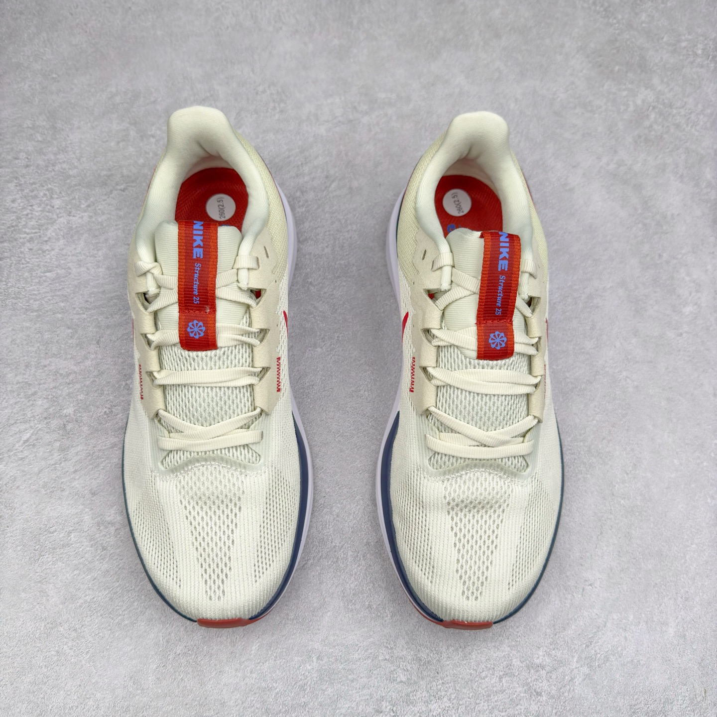 图片[2]-#TG纯原 NK Zoom Structure 25 舒适百搭低帮跑步鞋 独家渠道 市面未流通批次 奥莱直播间499 599一样的东西 碾压市面现存所有版本 公司一样的东西 超值回馈 帮你省钱 拥有 Zoom Air 一如既往的稳定感和流畅感 鞋面采用工程网眼设计 为特定高热区域营造出色透气性 进一步增加鞋面的穿孔数量 让足部能够快速散热 中足搭配 Flywire 飞线 在高速运动时营造舒适稳定的贴合感 内置Zoon气垫加持 动力十足 尺码：36 36.5 37.5 38 38.5 39 40 40.5 41 42 42.5 43 44 44.5 45-选品中心