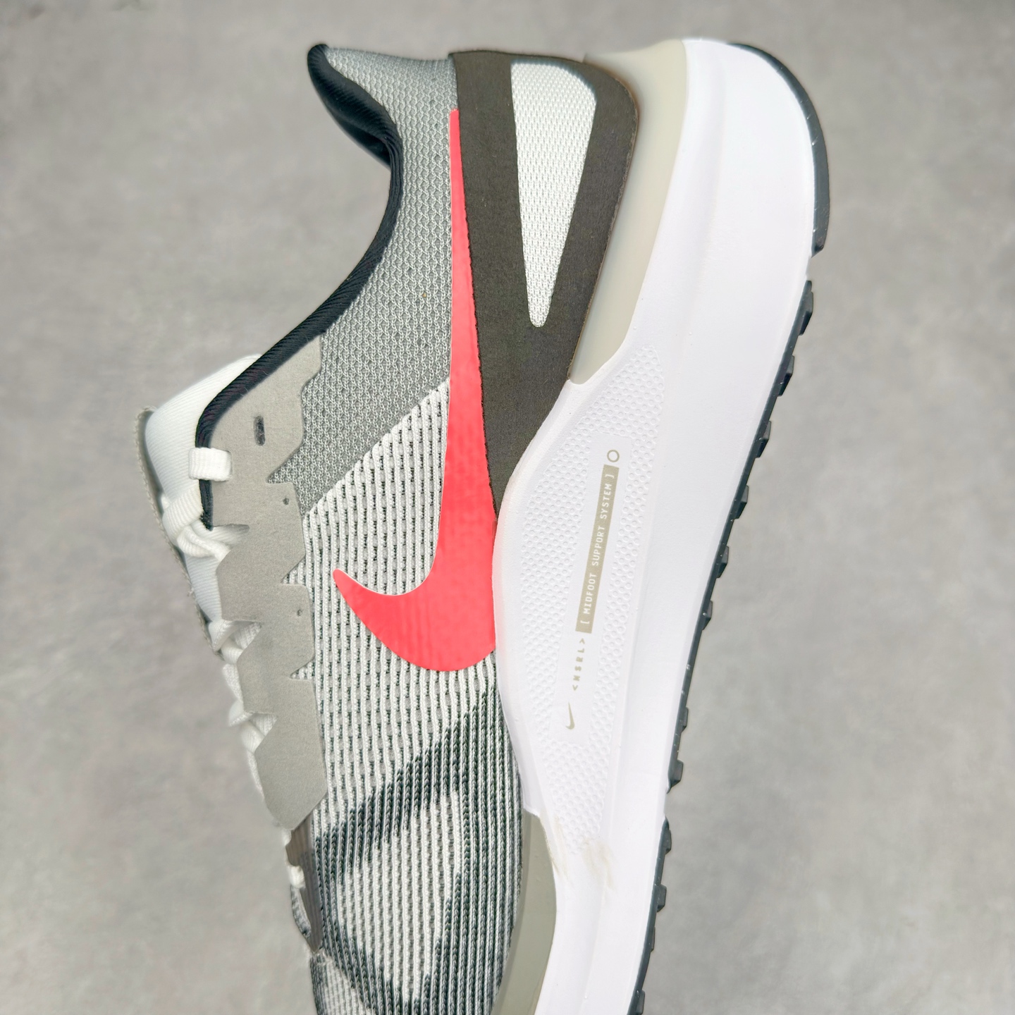 图片[7]-#TG纯原 NK Zoom Structure 25 舒适百搭低帮跑步鞋 独家渠道 市面未流通批次 奥莱直播间499 599一样的东西 碾压市面现存所有版本 公司一样的东西 超值回馈 帮你省钱 拥有 Zoom Air 一如既往的稳定感和流畅感 鞋面采用工程网眼设计 为特定高热区域营造出色透气性 进一步增加鞋面的穿孔数量 让足部能够快速散热 中足搭配 Flywire 飞线 在高速运动时营造舒适稳定的贴合感 内置Zoon气垫加持 动力十足 尺码：36 36.5 37.5 38 38.5 39 40 40.5 41 42 42.5 43 44 44.5 45-选品中心