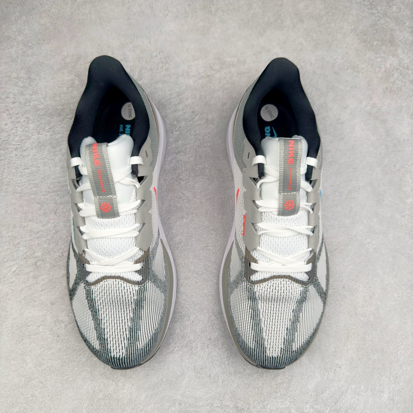 图片[2]-#TG纯原 NK Zoom Structure 25 舒适百搭低帮跑步鞋 独家渠道 市面未流通批次 奥莱直播间499 599一样的东西 碾压市面现存所有版本 公司一样的东西 超值回馈 帮你省钱 拥有 Zoom Air 一如既往的稳定感和流畅感 鞋面采用工程网眼设计 为特定高热区域营造出色透气性 进一步增加鞋面的穿孔数量 让足部能够快速散热 中足搭配 Flywire 飞线 在高速运动时营造舒适稳定的贴合感 内置Zoon气垫加持 动力十足 尺码：36 36.5 37.5 38 38.5 39 40 40.5 41 42 42.5 43 44 44.5 45-选品中心