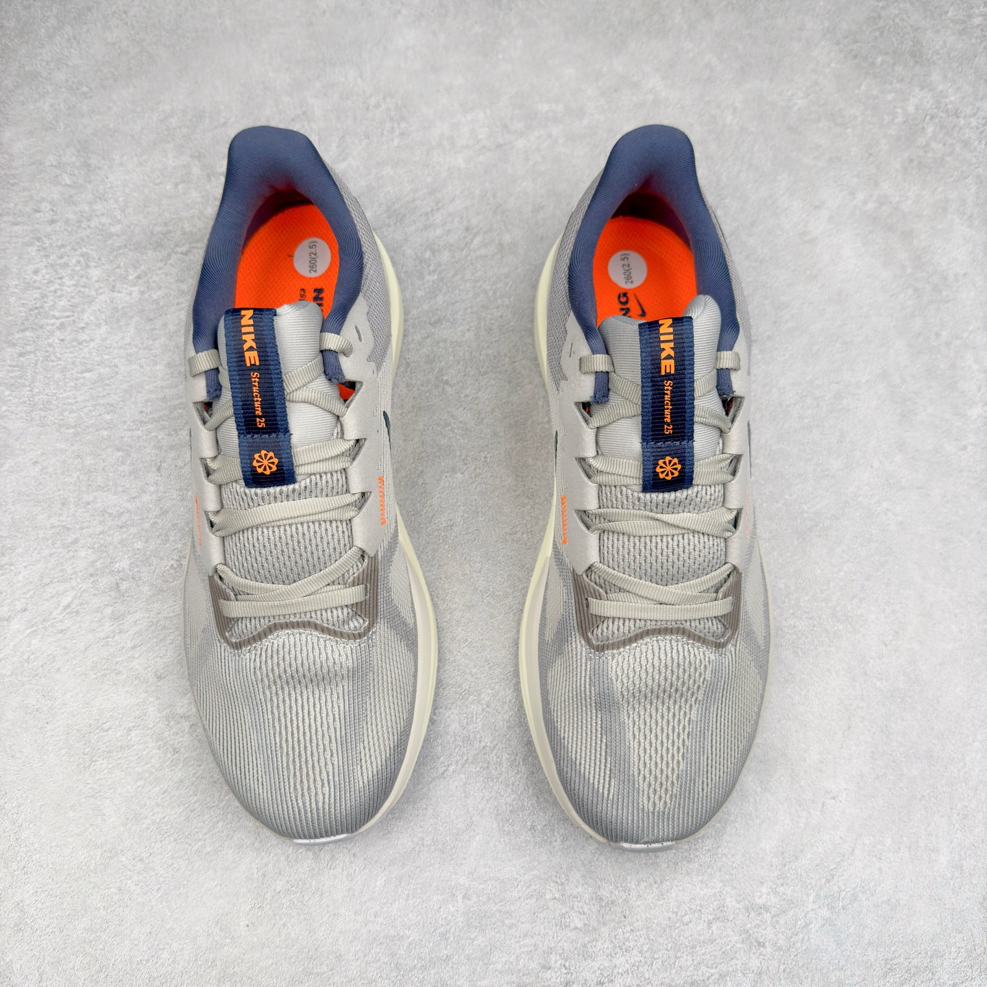 图片[2]-#TG纯原 NK Zoom Structure 25 舒适百搭低帮跑步鞋 独家渠道 市面未流通批次 奥莱直播间499 599一样的东西 碾压市面现存所有版本 公司一样的东西 超值回馈 帮你省钱 拥有 Zoom Air 一如既往的稳定感和流畅感 鞋面采用工程网眼设计 为特定高热区域营造出色透气性 进一步增加鞋面的穿孔数量 让足部能够快速散热 中足搭配 Flywire 飞线 在高速运动时营造舒适稳定的贴合感 内置Zoon气垫加持 动力十足 尺码：36 36.5 37.5 38 38.5 39 40 40.5 41 42 42.5 43 44 44.5 45-选品中心