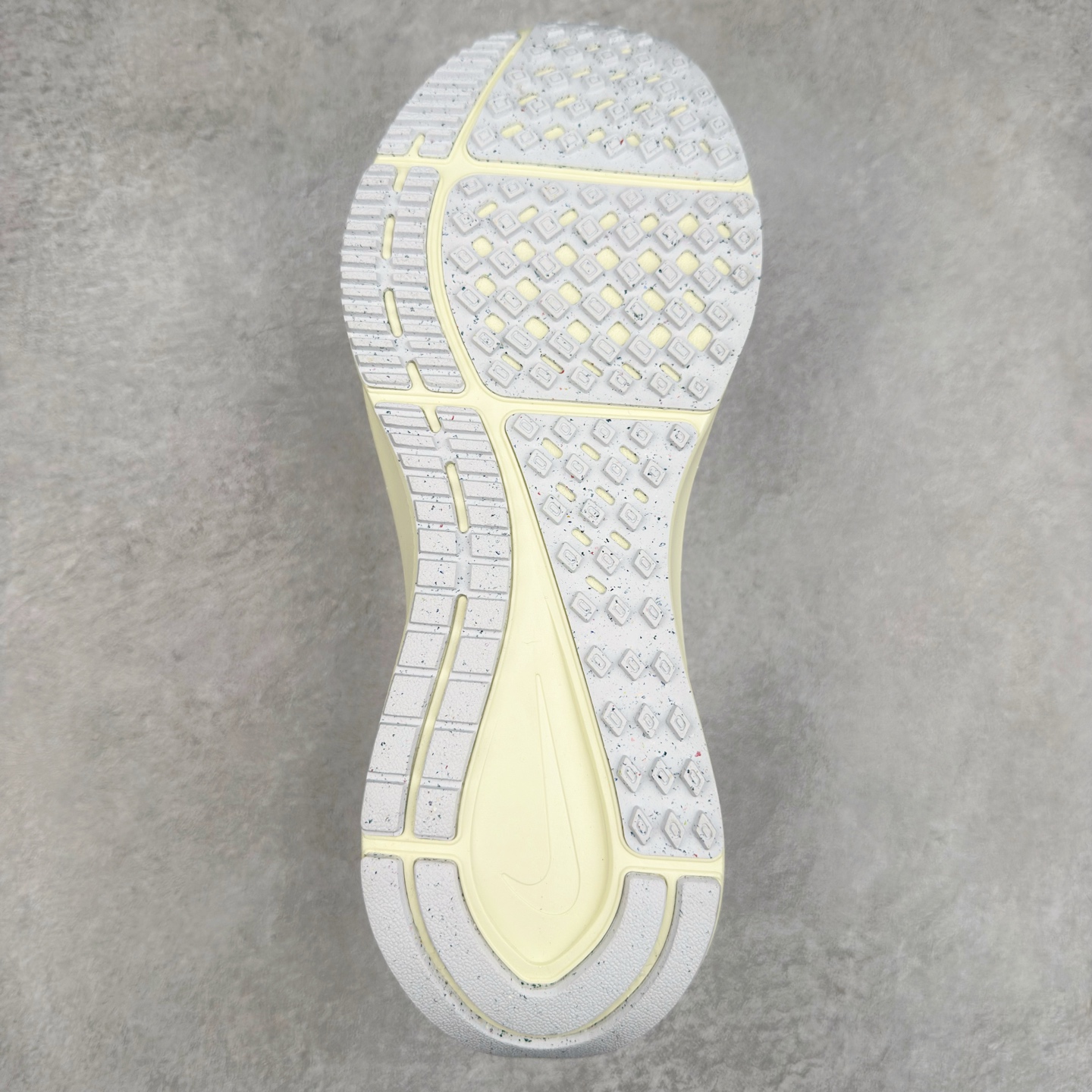 图片[9]-#TG纯原 NK Zoom Structure 25 舒适百搭低帮跑步鞋 独家渠道 市面未流通批次 奥莱直播间499 599一样的东西 碾压市面现存所有版本 公司一样的东西 超值回馈 帮你省钱 拥有 Zoom Air 一如既往的稳定感和流畅感 鞋面采用工程网眼设计 为特定高热区域营造出色透气性 进一步增加鞋面的穿孔数量 让足部能够快速散热 中足搭配 Flywire 飞线 在高速运动时营造舒适稳定的贴合感 内置Zoon气垫加持 动力十足 尺码：36 36.5 37.5 38 38.5 39 40 40.5 41 42 42.5 43 44 44.5 45-选品中心