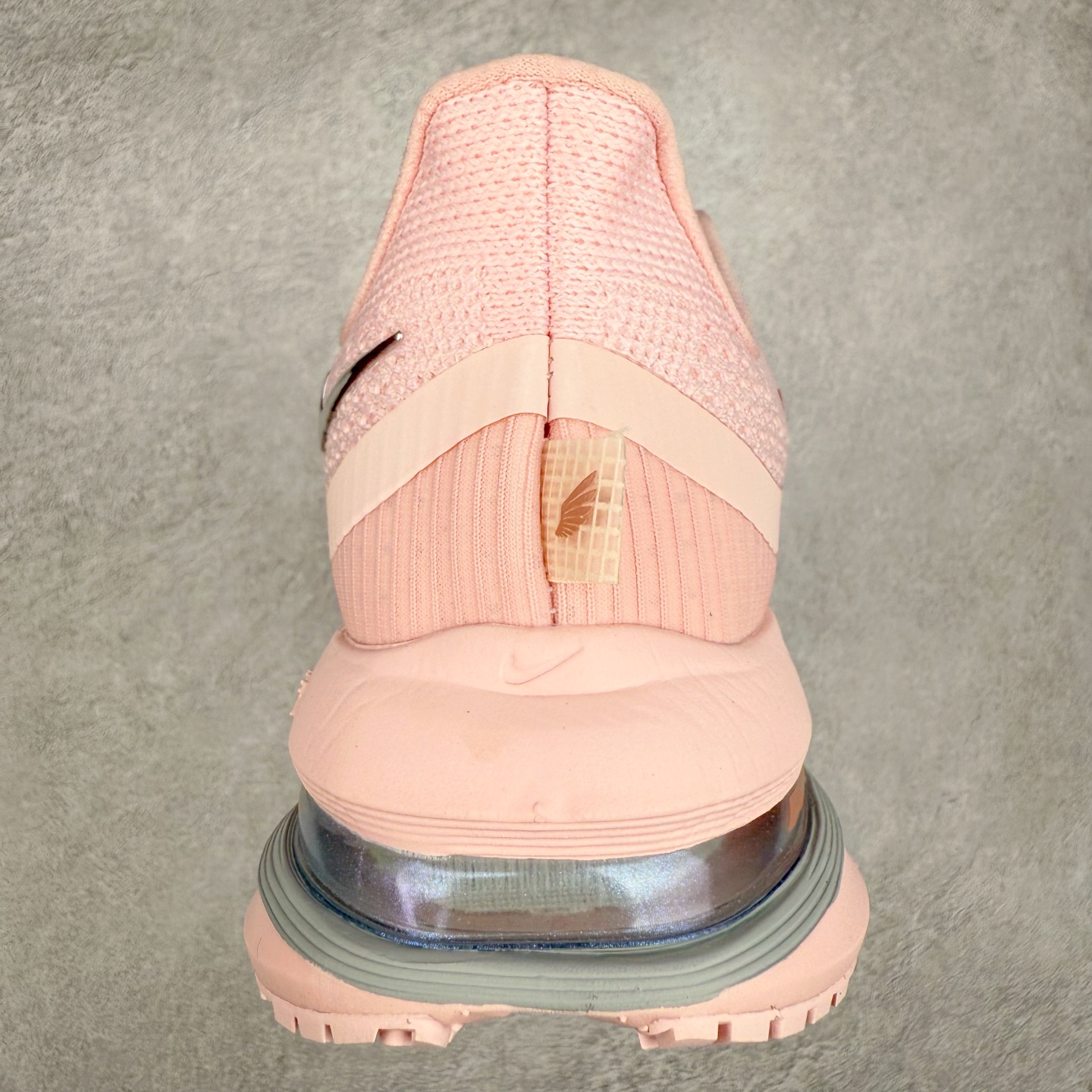 图片[8]-＃纯原 NK Pegasus Premium 飞马全掌气垫跑步运动鞋 HQ2593-601 气垫的究极进化 NIKE2025新王炸 • 在特有Air科技加持下，耐克带来全新Pegasus Premium。这款跑鞋在传承耐克飞马（Pegasus）系列标志性的缓震功能的同时，将首次搭载耐克的塑型可视化Air Zoom气垫单元。• 塑型Air Zoom气垫单元贴合脚部的自然轮廓，帮助跑者在从后跟到脚趾的过渡中能够有效传递力量，带来一种前所未有的轻盈、顺畅回馈体验。中底采用ZoomX泡绵，后跟则使用ReactX泡绵，为跑者提供稳定流畅的推进感。• 塑型可视化Air Zoom气垫单元和精心配置的泡绵组合，让Pegasus Premium成为耐克飞马系列中颇具能量回馈的鞋款。• 全新Pegasus Premium不仅展示了耐克势头强劲的创新周期，证明了其特有的Air科技的强大实力，更体现了耐克倾听和服务运动员的能力。尺码：36 36.5 37.5 38 38.5 39 40 40.5 41 42 42.5 43 44 44.5 45-选品中心