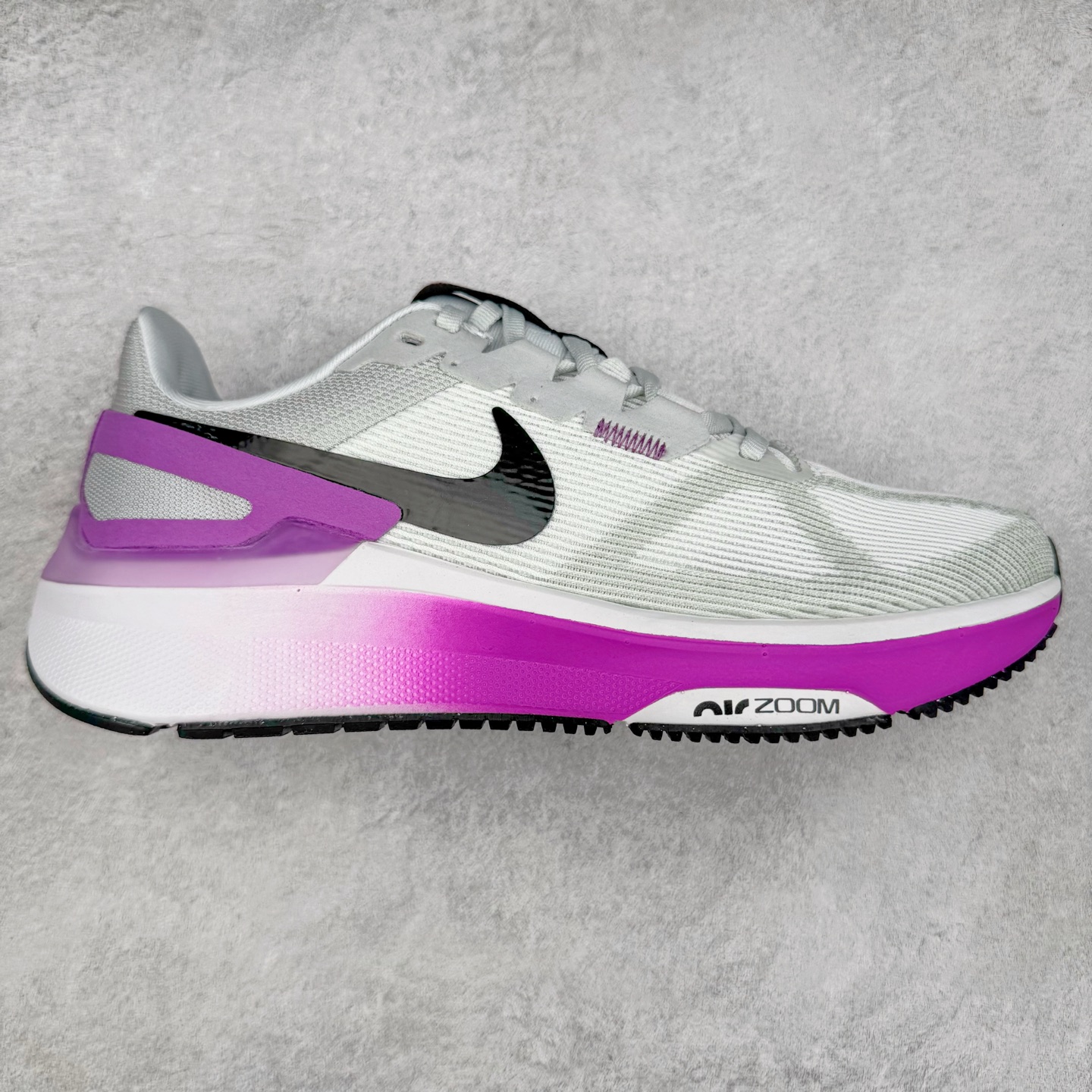 图片[2]-#TG纯原 NK Zoom Structure 25 舒适百搭低帮跑步鞋 独家渠道 市面未流通批次 奥莱直播间499 599一样的东西 碾压市面现存所有版本 公司一样的东西 超值回馈 帮你省钱 拥有 Zoom Air 一如既往的稳定感和流畅感 鞋面采用工程网眼设计 为特定高热区域营造出色透气性 进一步增加鞋面的穿孔数量 让足部能够快速散热 中足搭配 Flywire 飞线 在高速运动时营造舒适稳定的贴合感 内置Zoon气垫加持 动力十足 尺码：36 36.5 37.5 38 38.5 39 40 40.5 41 42 42.5 43 44 44.5 45-选品中心