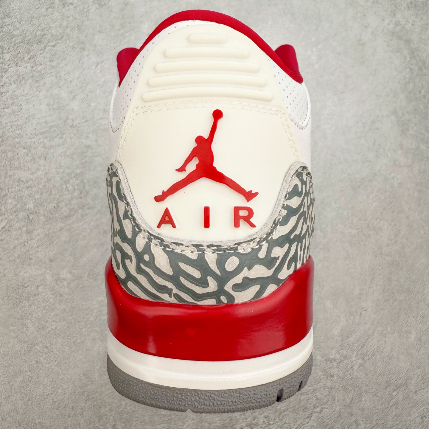 图片[8]-＃FQ福利特价 Air Jordan AJ3 系列 口碑大厂出品 原纸板楦头开发 定制优质皮料 完美鞋型匹配公司货 正确TPU鞋舌锁扣 最新原厂底模 大底卡色咬花完美 鞋柜必备鞋款 终端现货供应 尺码：40 40.5 41 42 42.5 43 44 44.5 45 46-选品中心