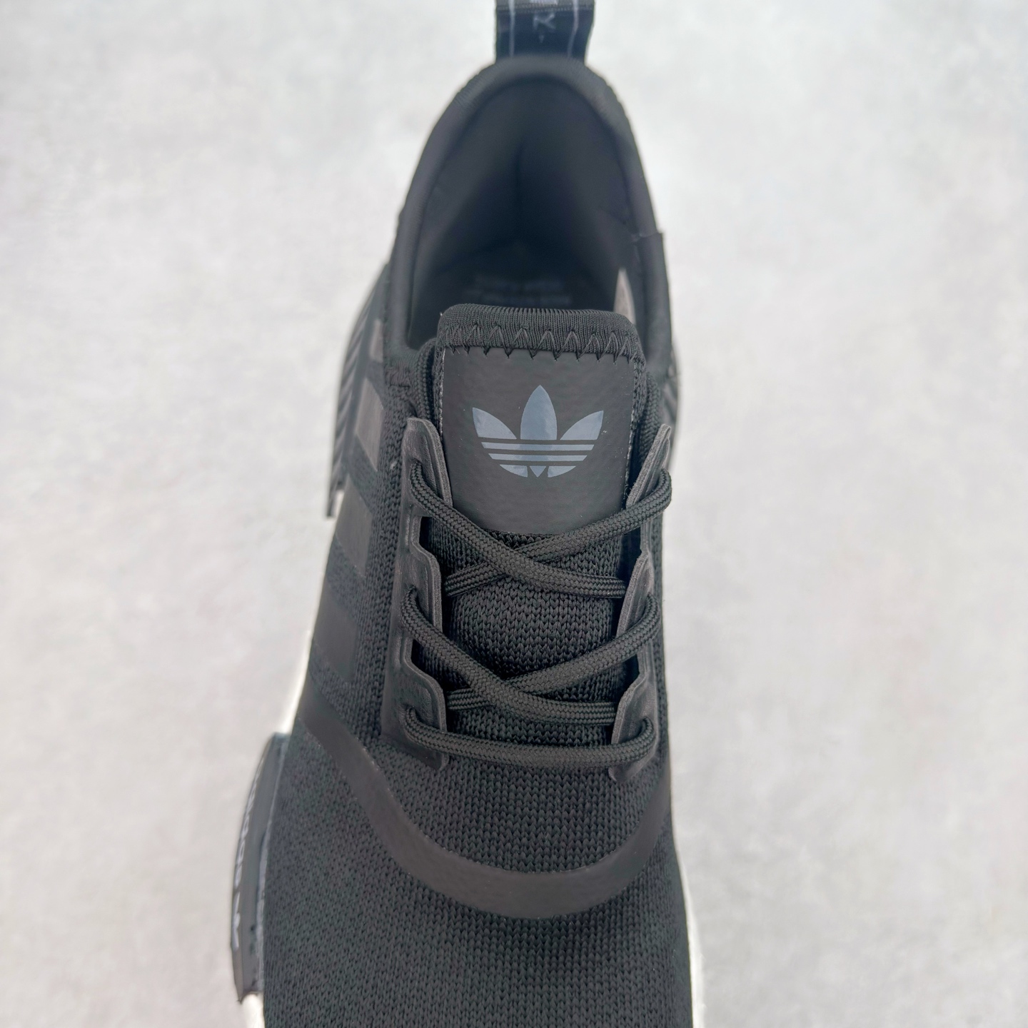 图片[5]-AD Originals NMD_R1 爆米花织物运动日常支撑低帮生活休闲鞋 HO2333 弹力针鞋织面 原高装弹Boost颗大粒底 缓震能性卓越 体质盈轻且冲抗击 整鞋双子的透气和性舒适完度美！尺码：36 36.5 37.5 38 38.5 39 40 40.5 41 42 42.5 43 44 44.5 45-选品中心