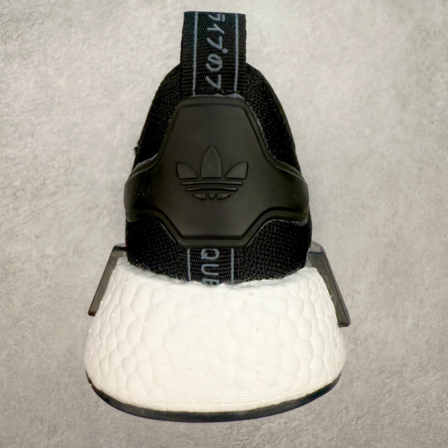 图片[8]-AD Originals NMD_R1 爆米花织物运动日常支撑低帮生活休闲鞋 HO2333 弹力针鞋织面 原高装弹Boost颗大粒底 缓震能性卓越 体质盈轻且冲抗击 整鞋双子的透气和性舒适完度美！尺码：36 36.5 37.5 38 38.5 39 40 40.5 41 42 42.5 43 44 44.5 45-选品中心