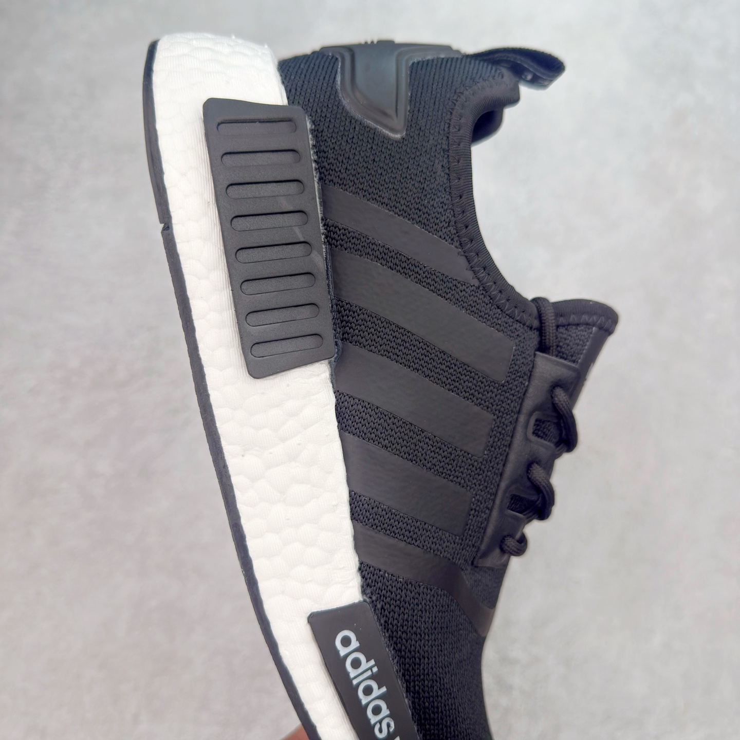 图片[6]-AD Originals NMD_R1 爆米花织物运动日常支撑低帮生活休闲鞋 HO2333 弹力针鞋织面 原高装弹Boost颗大粒底 缓震能性卓越 体质盈轻且冲抗击 整鞋双子的透气和性舒适完度美！尺码：36 36.5 37.5 38 38.5 39 40 40.5 41 42 42.5 43 44 44.5 45-选品中心