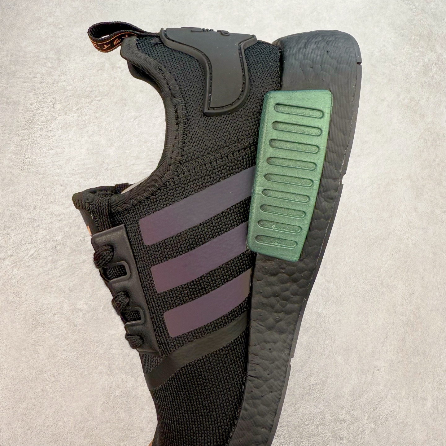 图片[7]-AD Originals NMD_R1 爆米花织物运动日常支撑低帮生活休闲鞋 FV8025 弹力针鞋织面 原高装弹Boost颗大粒底 缓震能性卓越 体质盈轻且冲抗击 整鞋双子的透气和性舒适完度美！尺码：36 36.5 37.5 38 38.5 39 40 40.5 41 42 42.5 43 44 44.5 45-选品中心