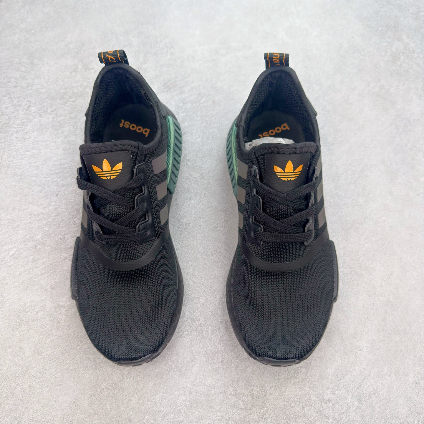 图片[2]-AD Originals NMD_R1 爆米花织物运动日常支撑低帮生活休闲鞋 FV8025 弹力针鞋织面 原高装弹Boost颗大粒底 缓震能性卓越 体质盈轻且冲抗击 整鞋双子的透气和性舒适完度美！尺码：36 36.5 37.5 38 38.5 39 40 40.5 41 42 42.5 43 44 44.5 45-选品中心