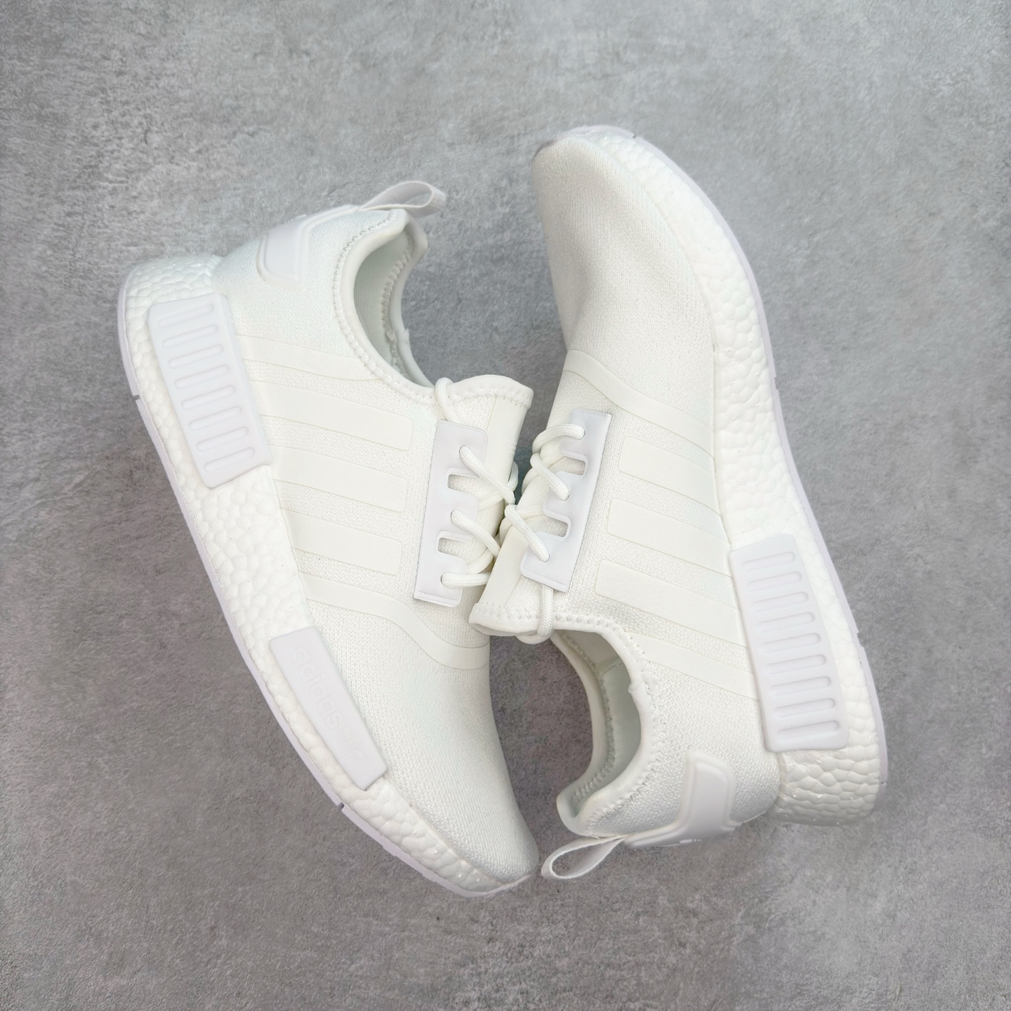 图片[3]-AD Originals NMD_R1 爆米花织物运动日常支撑低帮生活休闲鞋 GZ9259 弹力针鞋织面 原高装弹Boost颗大粒底 缓震能性卓越 体质盈轻且冲抗击 整鞋双子的透气和性舒适完度美！尺码：36 36.5 37.5 38 38.5 39 40 40.5 41 42 42.5 43 44 44.5 45-选品中心