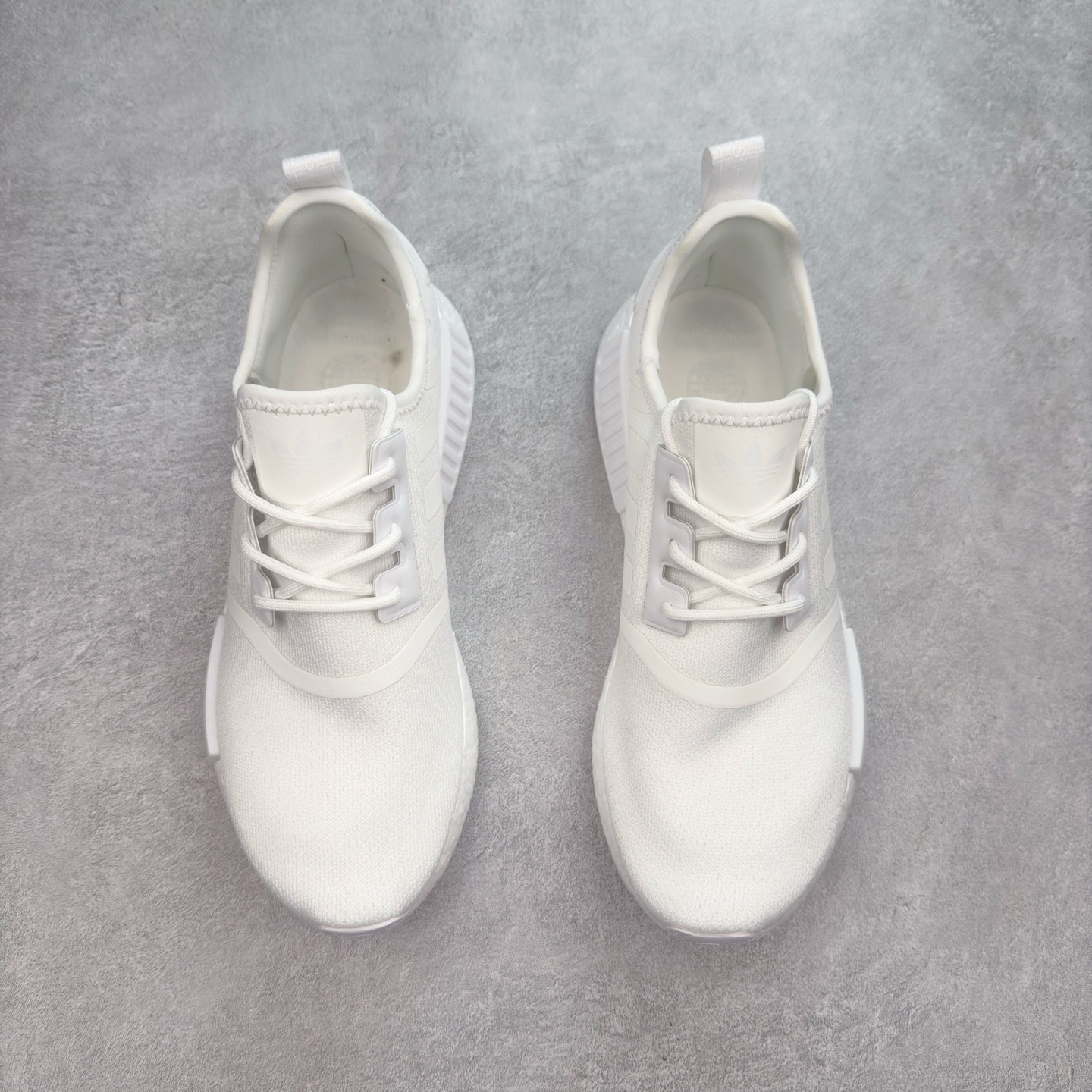 图片[2]-AD Originals NMD_R1 爆米花织物运动日常支撑低帮生活休闲鞋 GZ9259 弹力针鞋织面 原高装弹Boost颗大粒底 缓震能性卓越 体质盈轻且冲抗击 整鞋双子的透气和性舒适完度美！尺码：36 36.5 37.5 38 38.5 39 40 40.5 41 42 42.5 43 44 44.5 45-选品中心