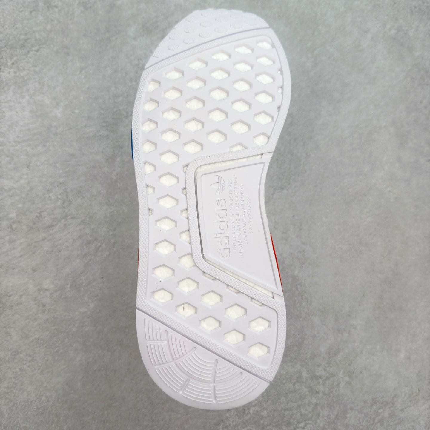 图片[9]-AD Originals NMD_R1 爆米花织物运动日常支撑低帮生活休闲鞋 GZ7925 弹力针鞋织面 原高装弹Boost颗大粒底 缓震能性卓越 体质盈轻且冲抗击 整鞋双子的透气和性舒适完度美！尺码：36 36.5 37.5 38 38.5 39 40 40.5 41 42 42.5 43 44 44.5 45-选品中心