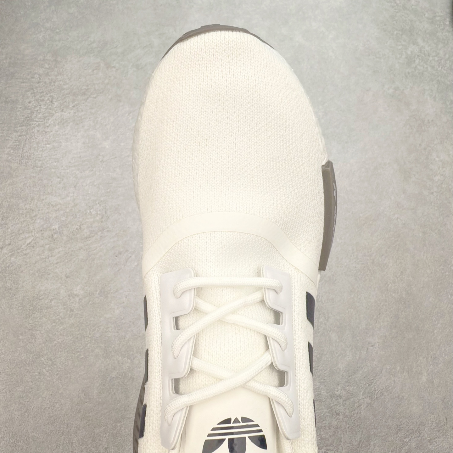 图片[4]-AD Originals NMD_R1 爆米花织物运动日常支撑低帮生活休闲鞋 GZ9261 弹力针鞋织面 原高装弹Boost颗大粒底 缓震能性卓越 体质盈轻且冲抗击 整鞋双子的透气和性舒适完度美！尺码：36 36.5 37.5 38 38.5 39 40 40.5 41 42 42.5 43 44 44.5 45-选品中心