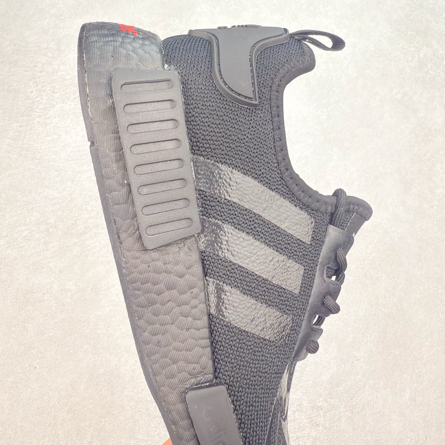 图片[6]-AD Originals NMD_R1 爆米花织物运动日常支撑低帮生活休闲鞋 IE6000 弹力针鞋织面 原高装弹Boost颗大粒底 缓震能性卓越 体质盈轻且冲抗击 整鞋双子的透气和性舒适完度美！尺码：36 36.5 37.5 38 38.5 39 40 40.5 41 42 42.5 43 44 44.5 45-选品中心