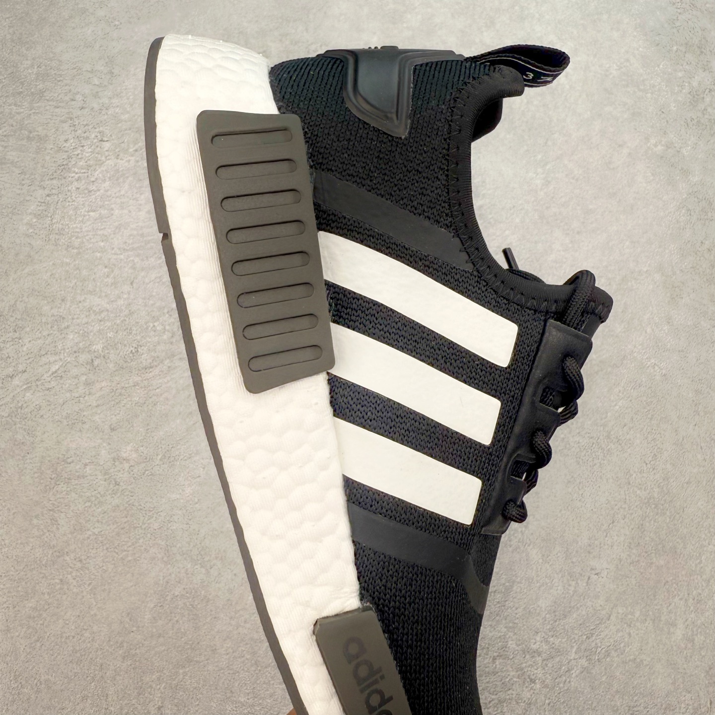 图片[6]-AD Originals NMD_R1 爆米花织物运动日常支撑低帮生活休闲鞋 GZ9258 弹力针鞋织面 原高装弹Boost颗大粒底 缓震能性卓越 体质盈轻且冲抗击 整鞋双子的透气和性舒适完度美！尺码：36 36.5 37.5 38 38.5 39 40 40.5 41 42 42.5 43 44 44.5 45-选品中心