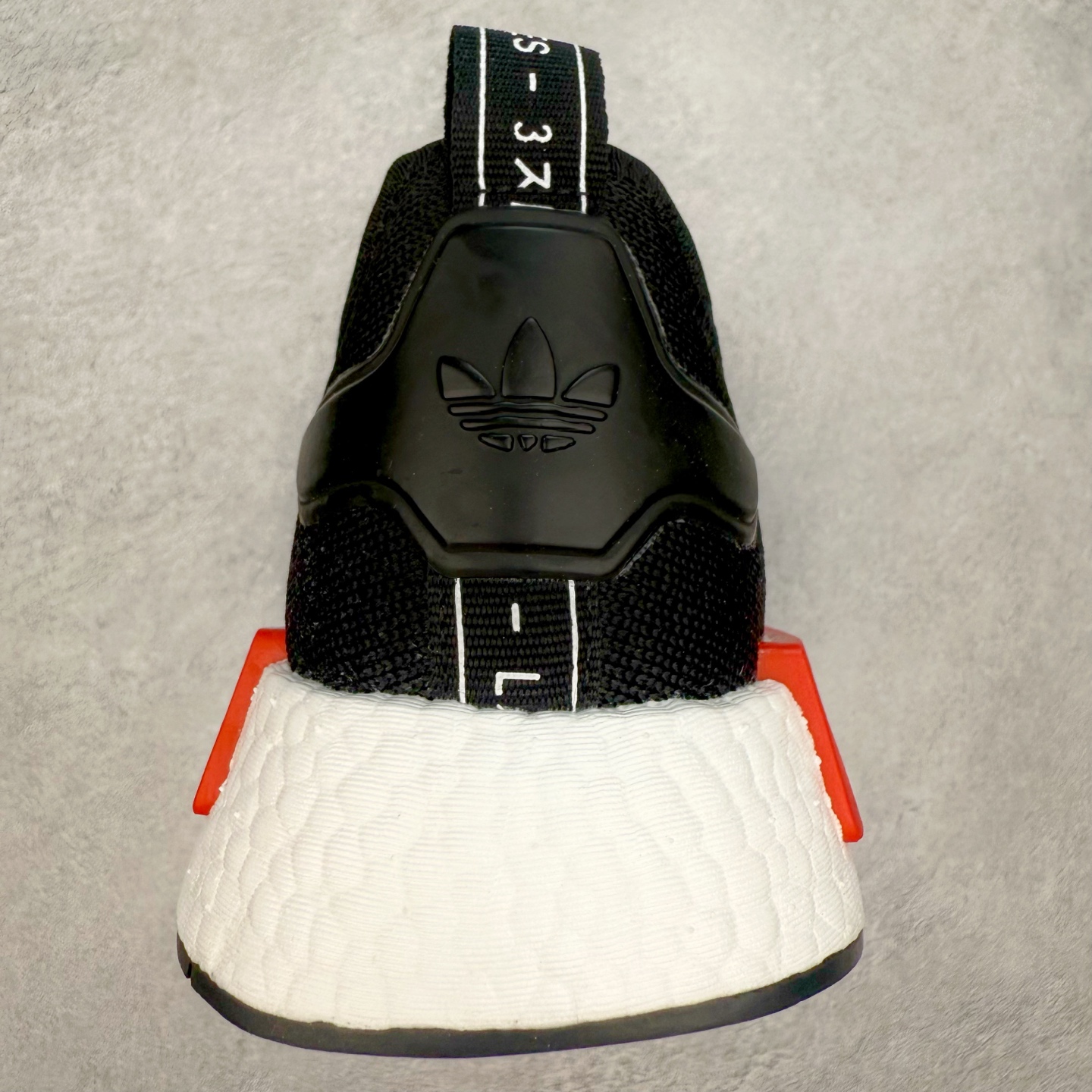 图片[8]-AD Originals NMD_R1 爆米花织物运动日常支撑低帮生活休闲鞋 GZ7922 弹力针鞋织面 原高装弹Boost颗大粒底 缓震能性卓越 体质盈轻且冲抗击 整鞋双子的透气和性舒适完度美！尺码：36 36.5 37.5 38 38.5 39 40 40.5 41 42 42.5 43 44 44.5 45-选品中心