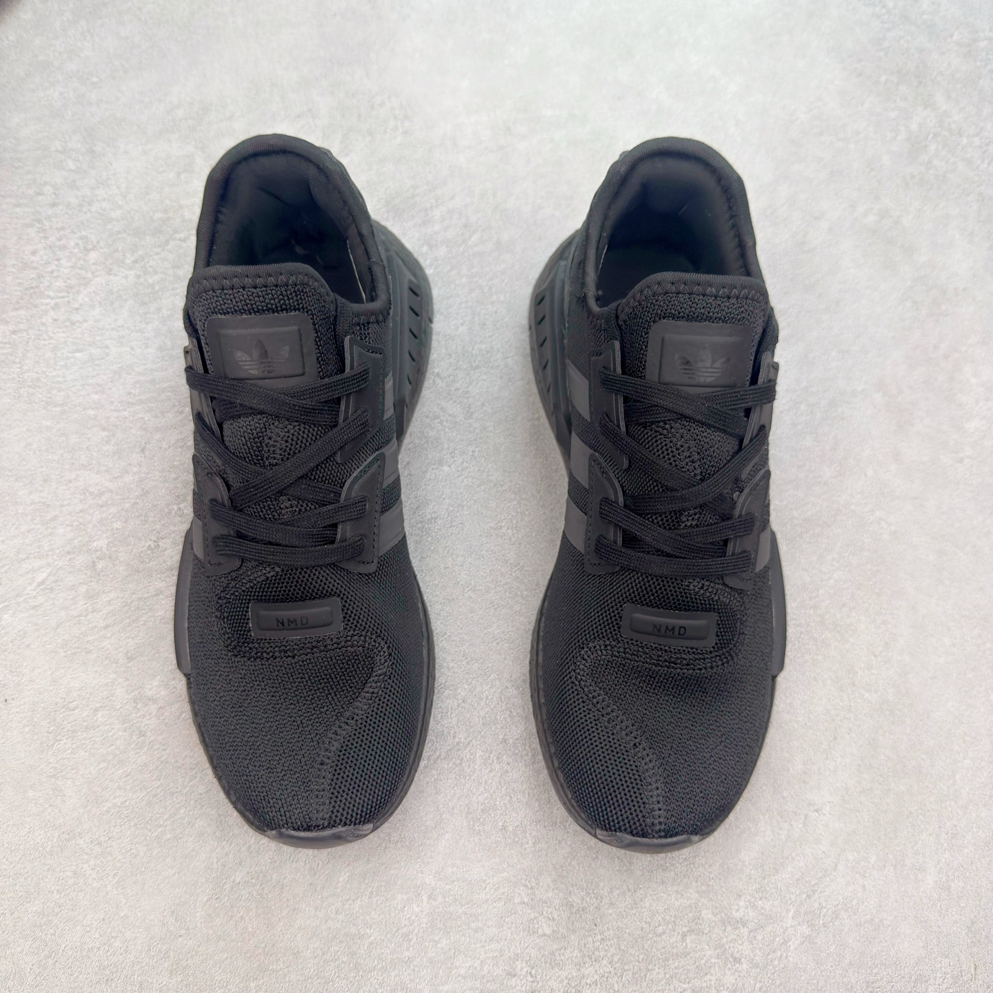 图片[2]-AD Originals NMD_R1 爆米花织物运动日常支撑低帮生活休闲鞋 IE4556 弹力针鞋织面 原高装弹Boost颗大粒底 缓震能性卓越 体质盈轻且冲抗击 整鞋双子的透气和性舒适完度美！尺码：36 36.5 37.5 38 38.5 39 40 40.5 41 42 42.5 43 44 44.5 45-选品中心