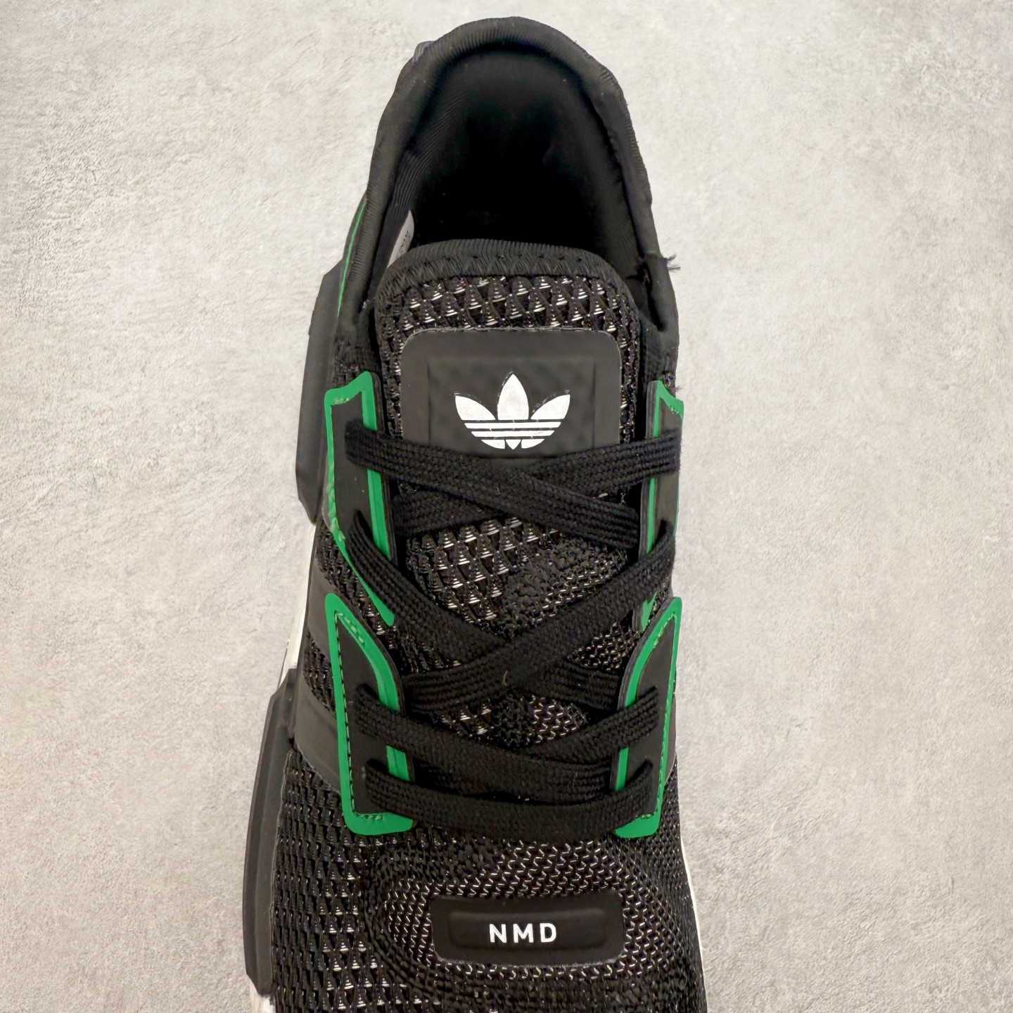 图片[5]-AD Originals NMD_R1 爆米花织物运动日常支撑低帮生活休闲鞋 IE4559 弹力针鞋织面 原高装弹Boost颗大粒底 缓震能性卓越 体质盈轻且冲抗击 整鞋双子的透气和性舒适完度美！尺码：36 36.5 37.5 38 38.5 39 40 40.5 41 42 42.5 43 44 44.5 45-选品中心