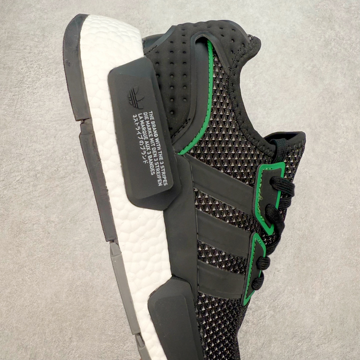 图片[6]-AD Originals NMD_R1 爆米花织物运动日常支撑低帮生活休闲鞋 IE4559 弹力针鞋织面 原高装弹Boost颗大粒底 缓震能性卓越 体质盈轻且冲抗击 整鞋双子的透气和性舒适完度美！尺码：36 36.5 37.5 38 38.5 39 40 40.5 41 42 42.5 43 44 44.5 45-选品中心