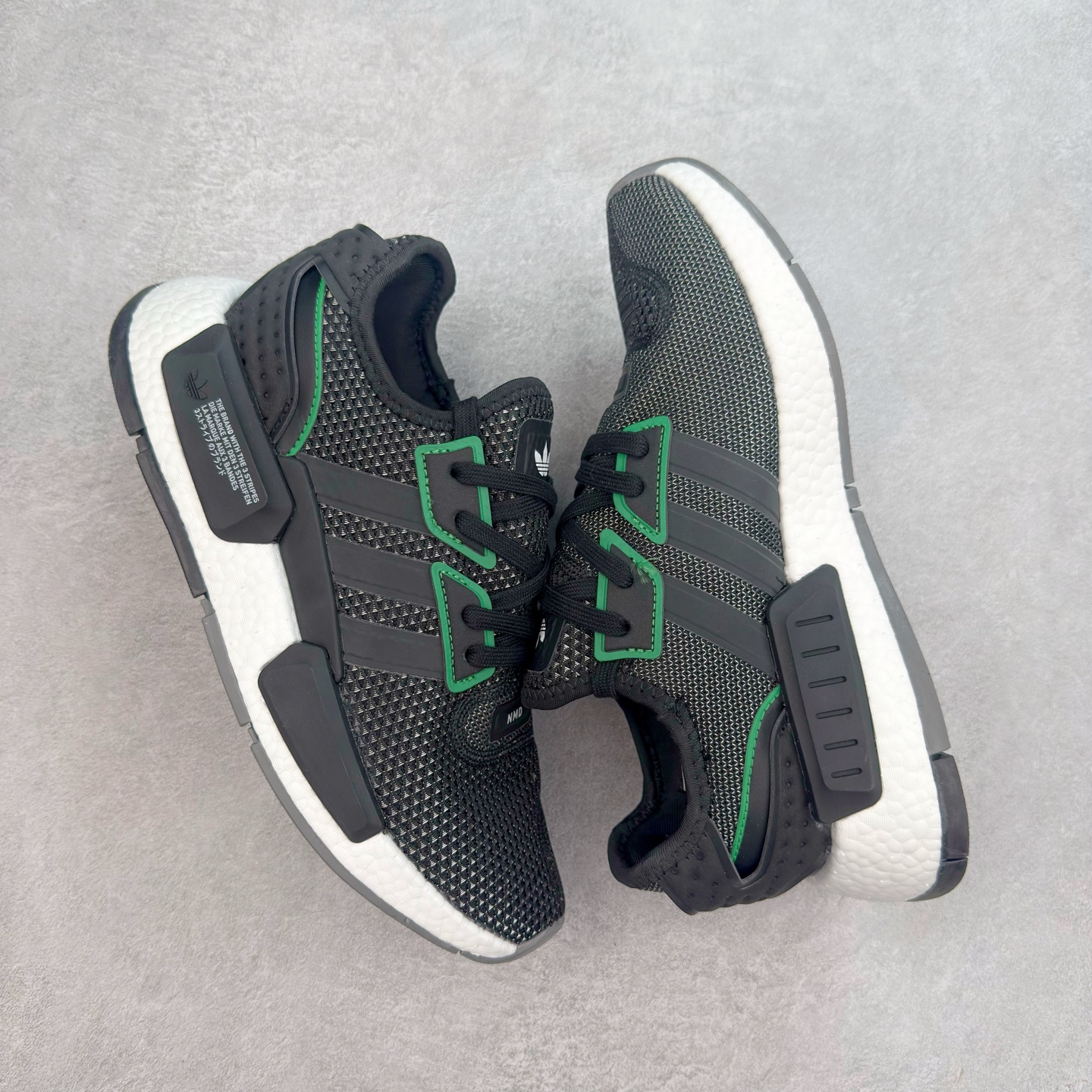 图片[3]-AD Originals NMD_R1 爆米花织物运动日常支撑低帮生活休闲鞋 IE4559 弹力针鞋织面 原高装弹Boost颗大粒底 缓震能性卓越 体质盈轻且冲抗击 整鞋双子的透气和性舒适完度美！尺码：36 36.5 37.5 38 38.5 39 40 40.5 41 42 42.5 43 44 44.5 45-选品中心