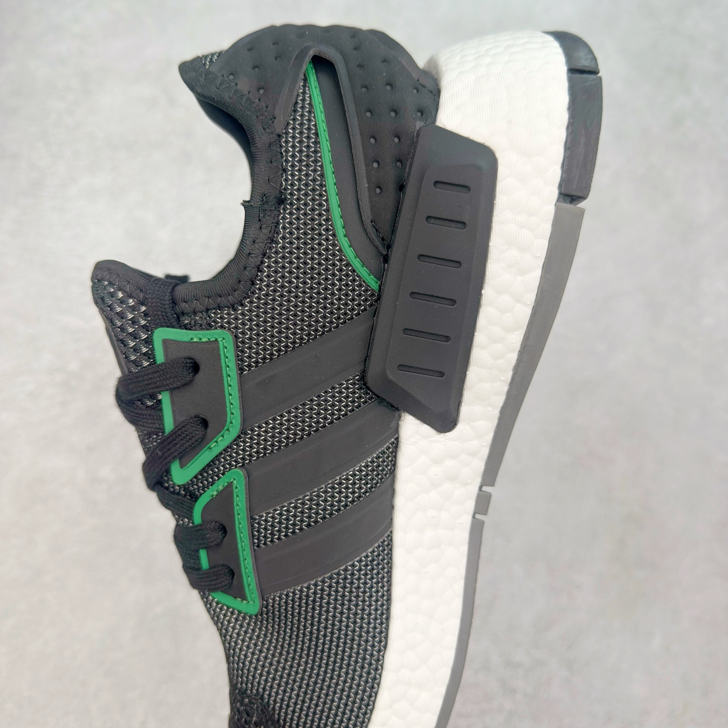 图片[7]-AD Originals NMD_R1 爆米花织物运动日常支撑低帮生活休闲鞋 IE4559 弹力针鞋织面 原高装弹Boost颗大粒底 缓震能性卓越 体质盈轻且冲抗击 整鞋双子的透气和性舒适完度美！尺码：36 36.5 37.5 38 38.5 39 40 40.5 41 42 42.5 43 44 44.5 45-选品中心